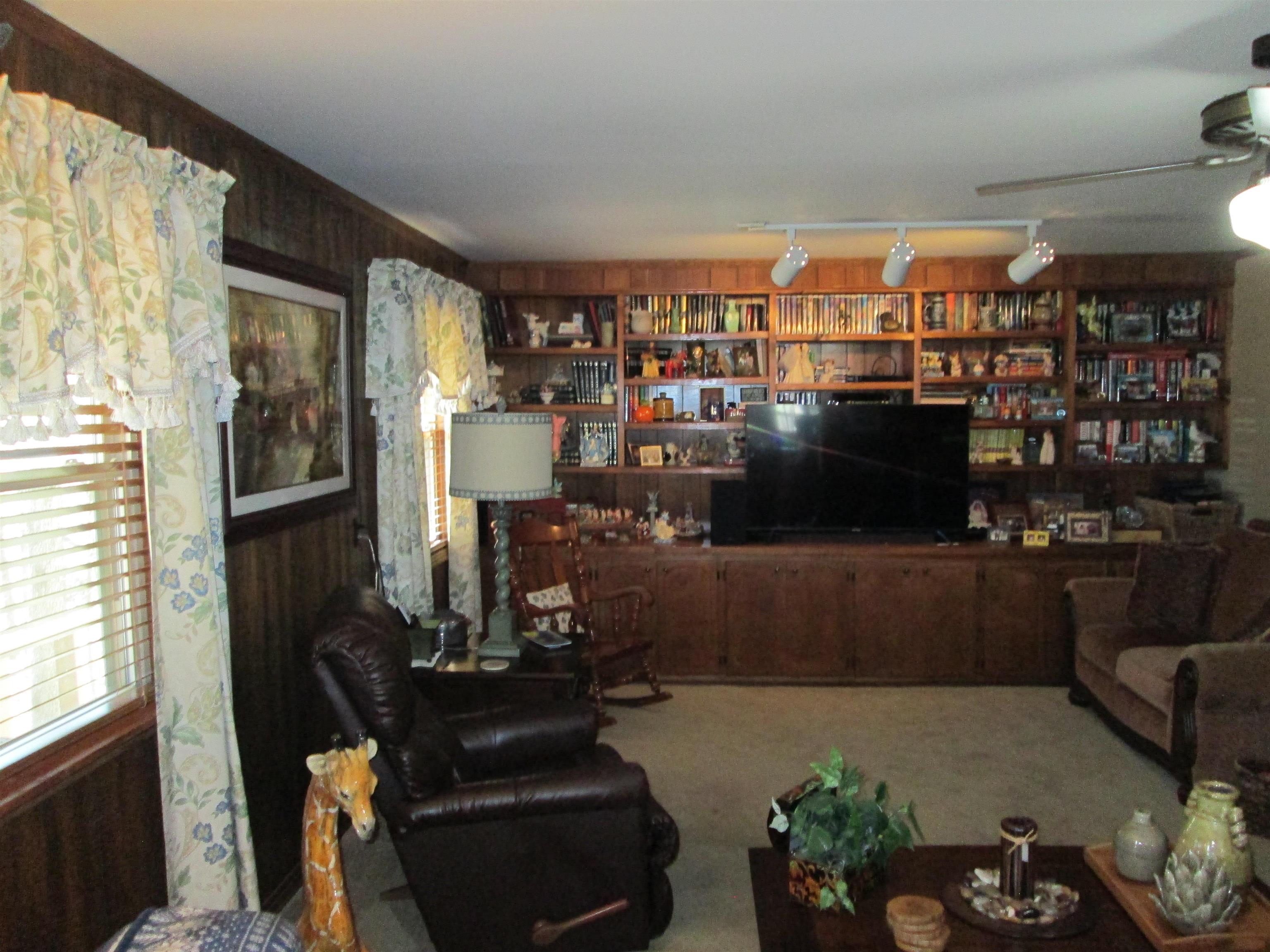 20 Trail Ln Property Photo 11