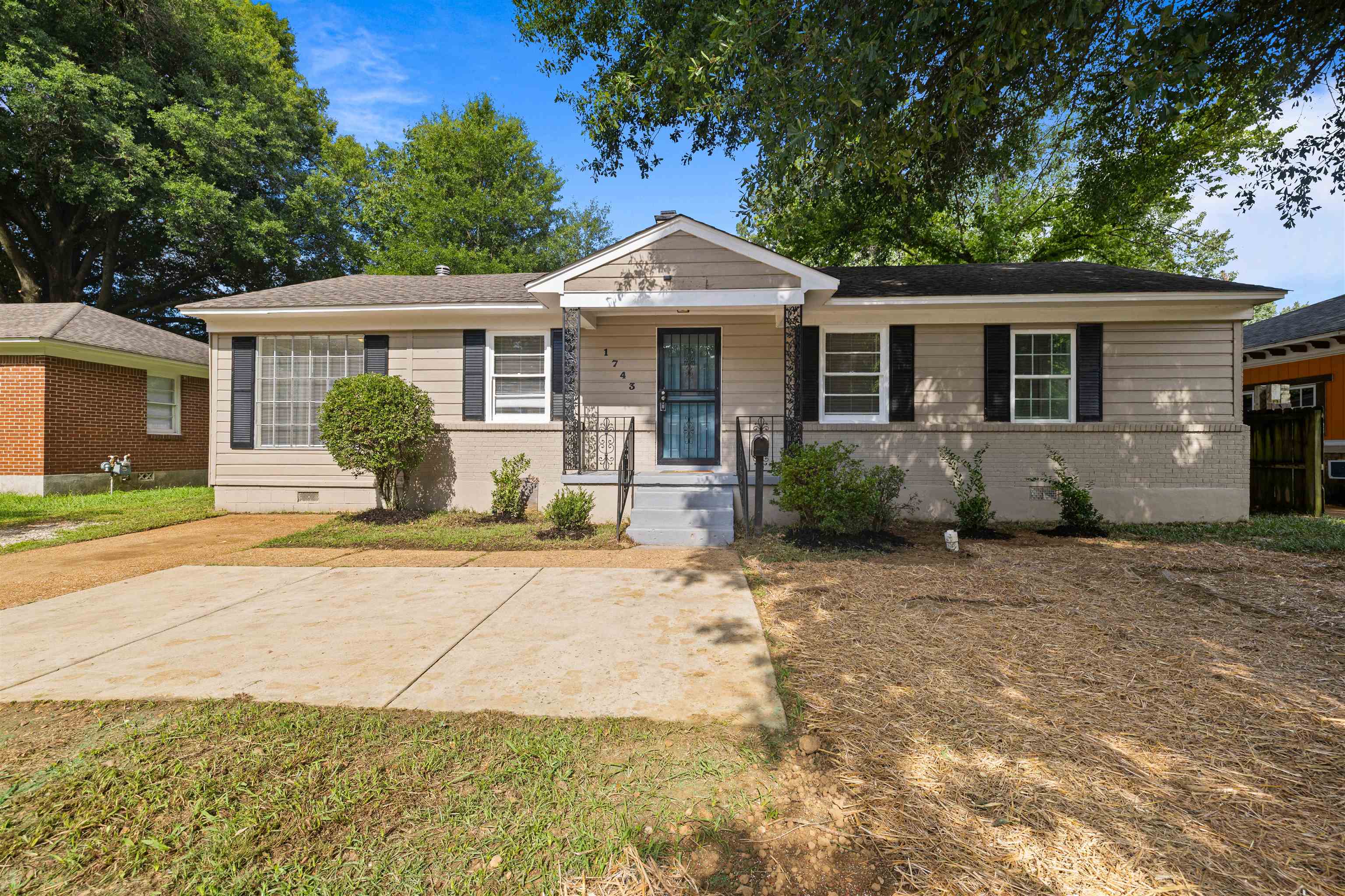1743 S Perkins Rd Property Photo 2