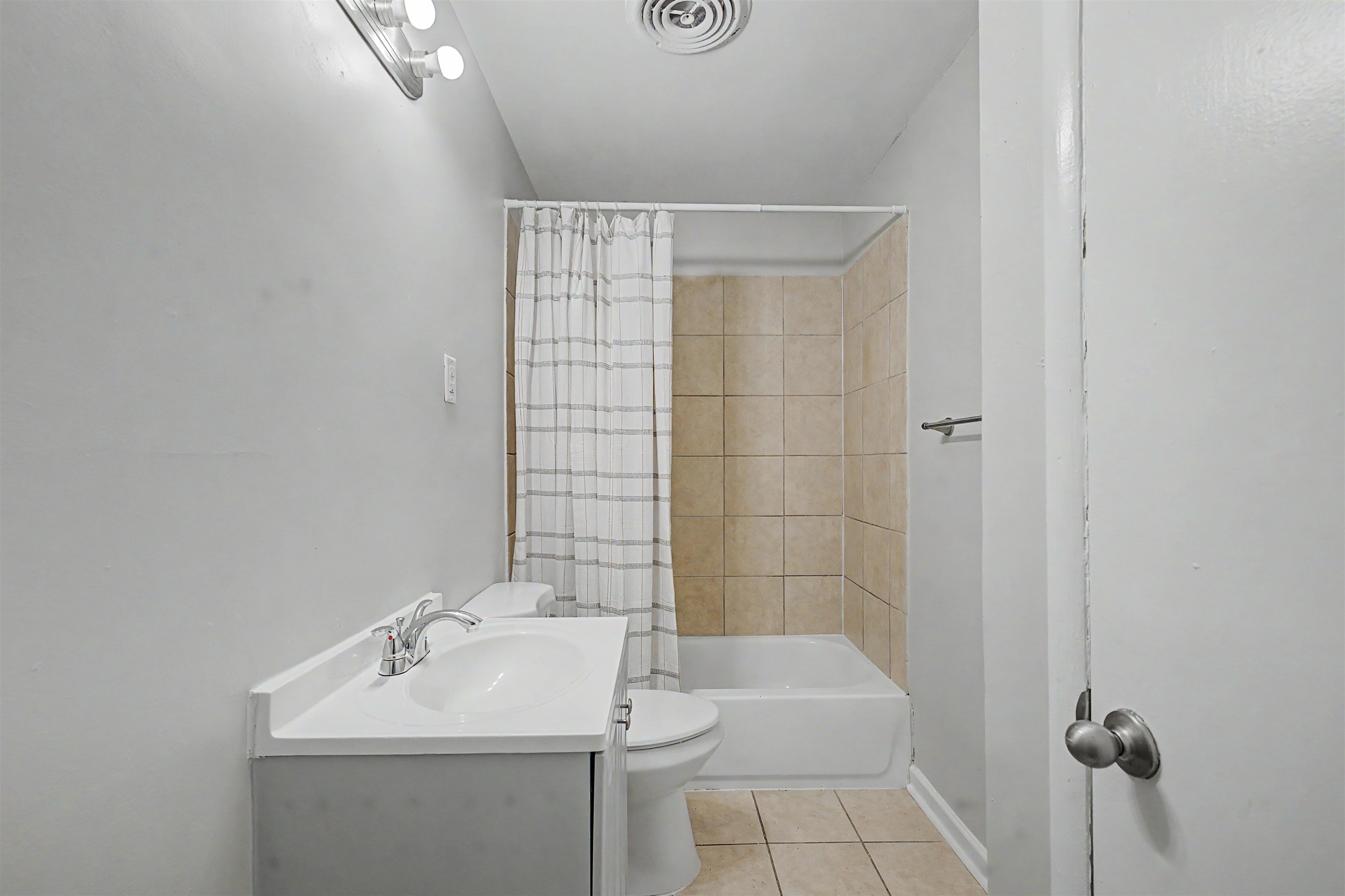 1743 S Perkins Rd Property Photo 12