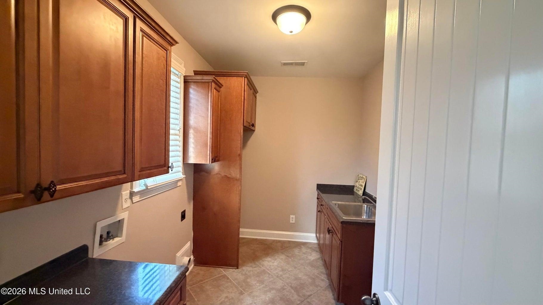 6439 Cody Cv Property Photo 11