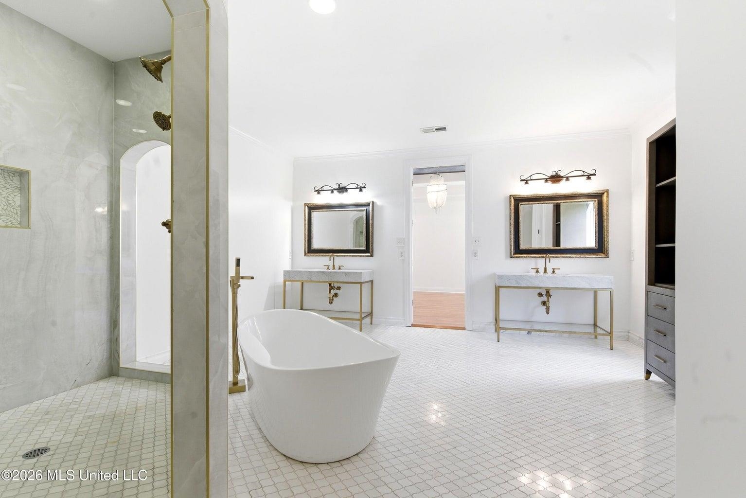 6439 Cody Cv Property Photo 16
