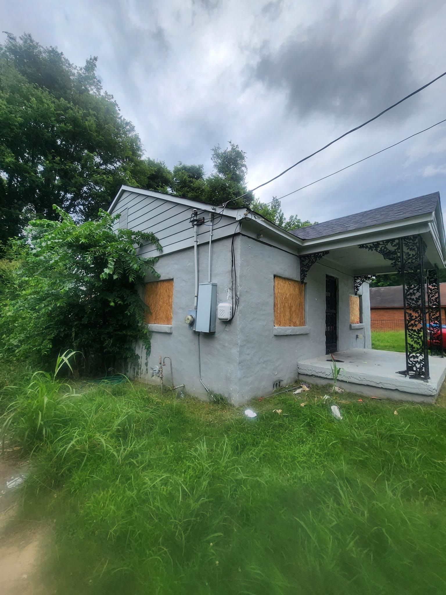 1396 Kimball Ave Property Photo 2