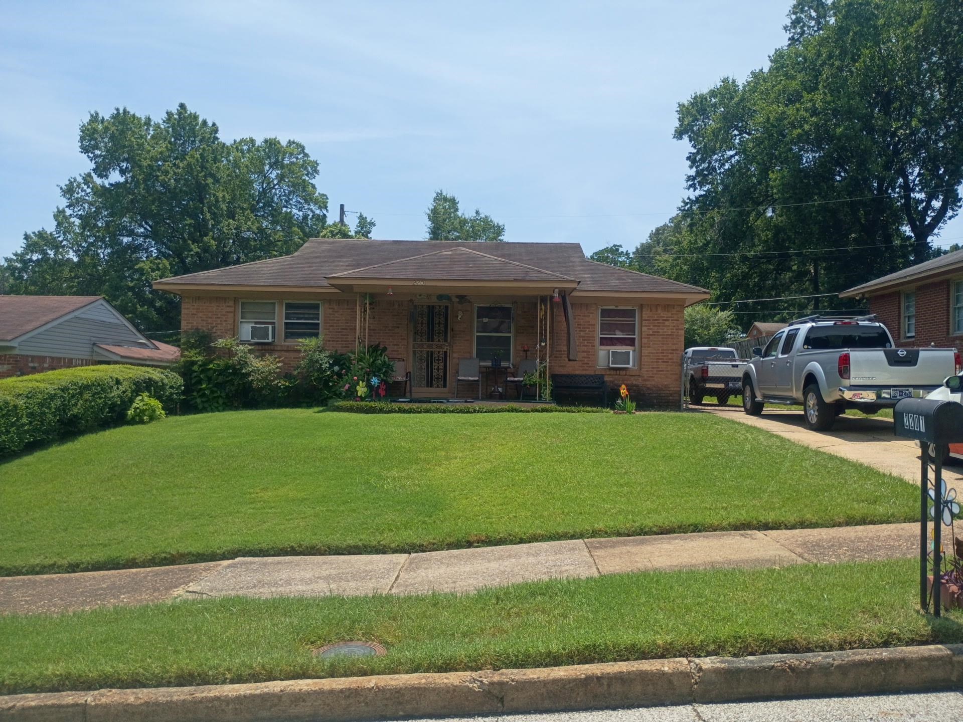 2201 Theda Ave Property Photo 1