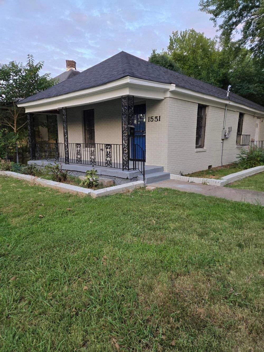 1551 Victor St Property Photo 2