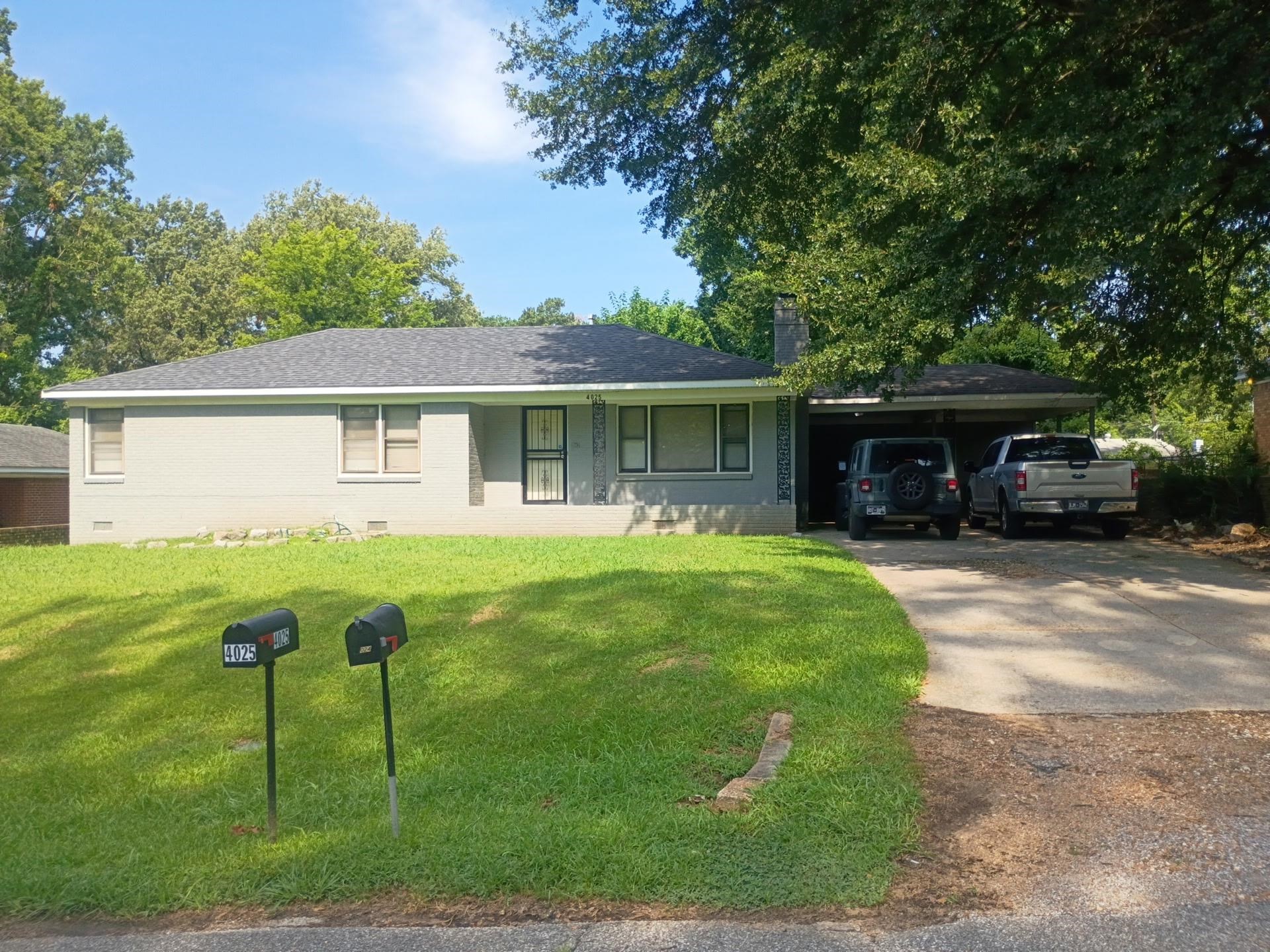 4025 Woodburn Dr Property Photo 1