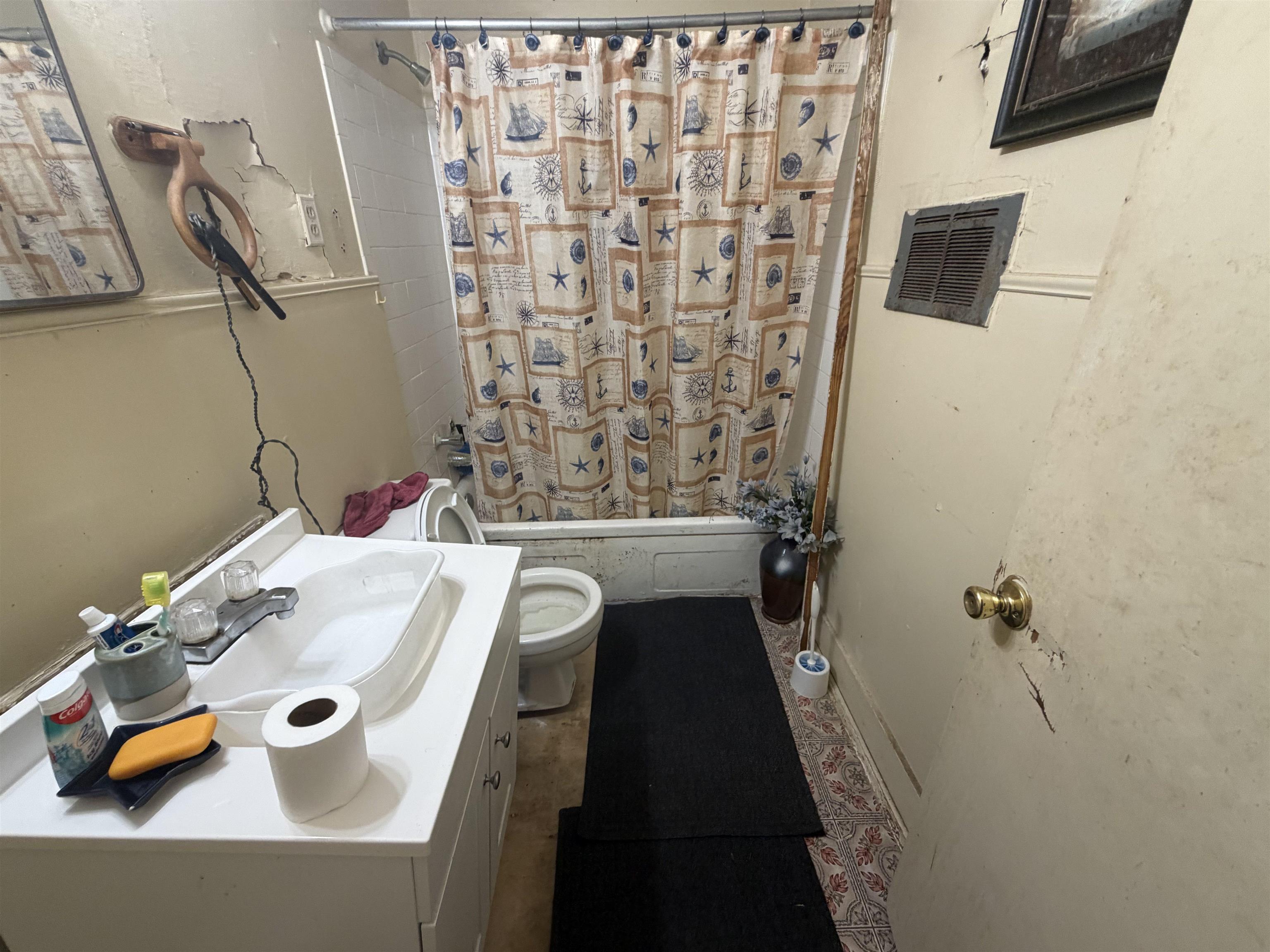 1355 Ethlyn Ave Property Photo 4