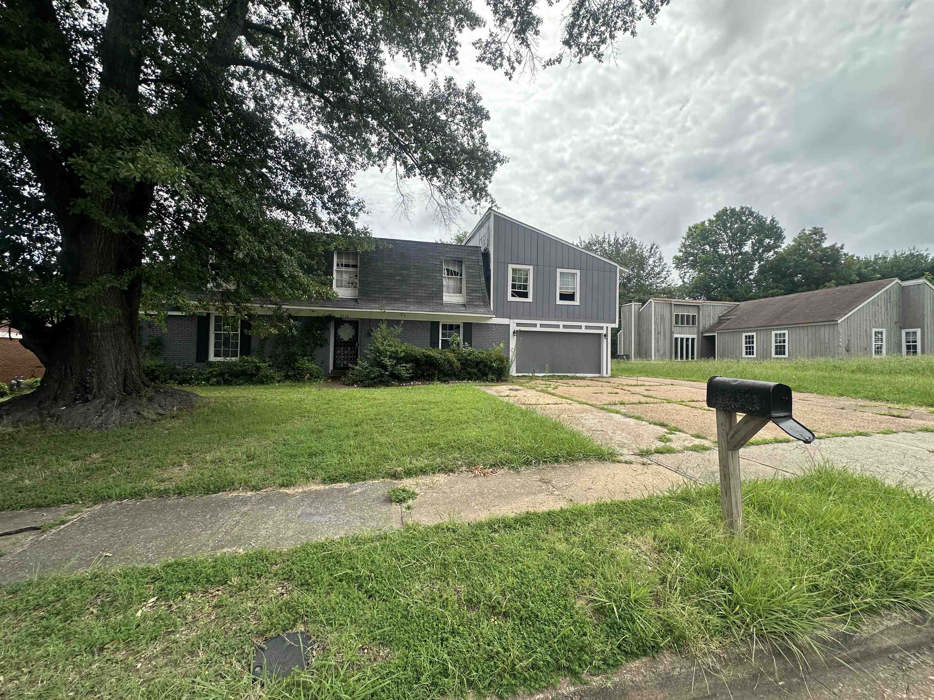 3736 CLARKE ST W Property Photo 1