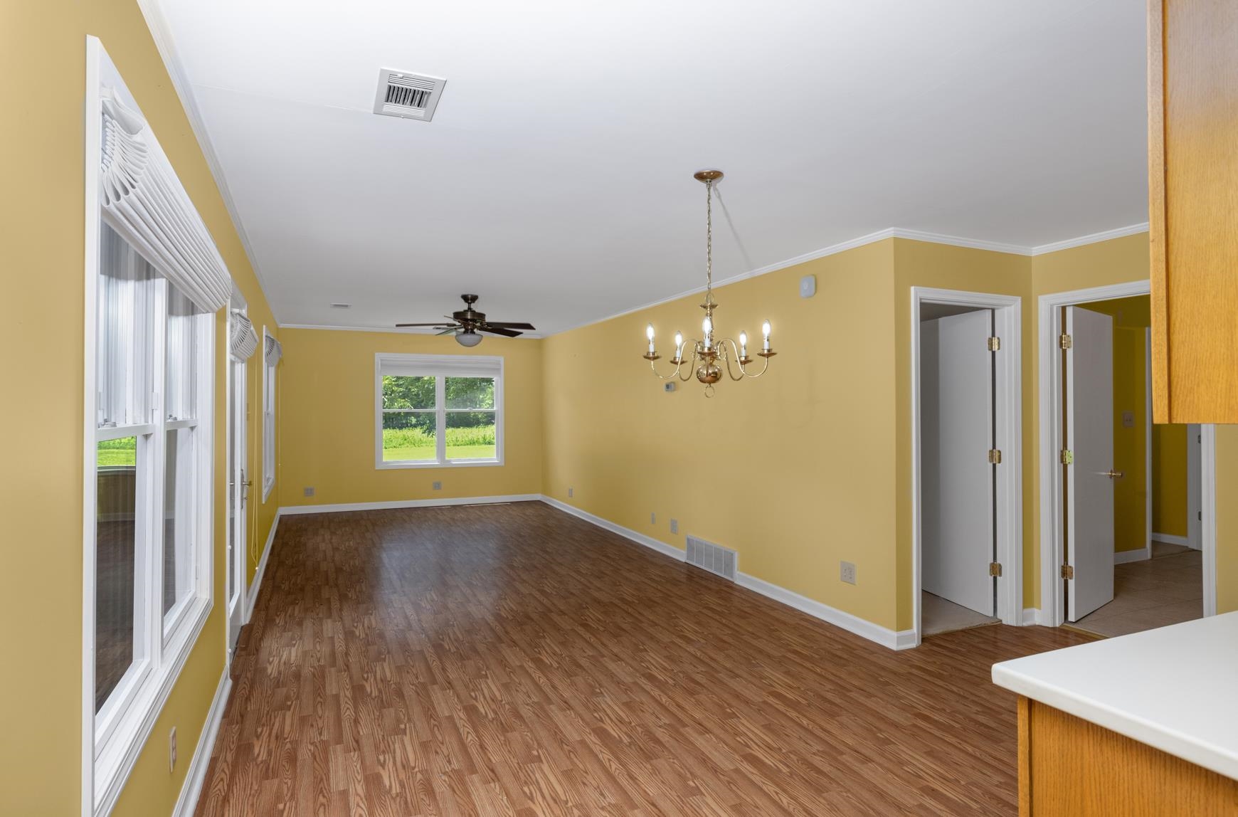504 Roseland Dr Property Photo 10