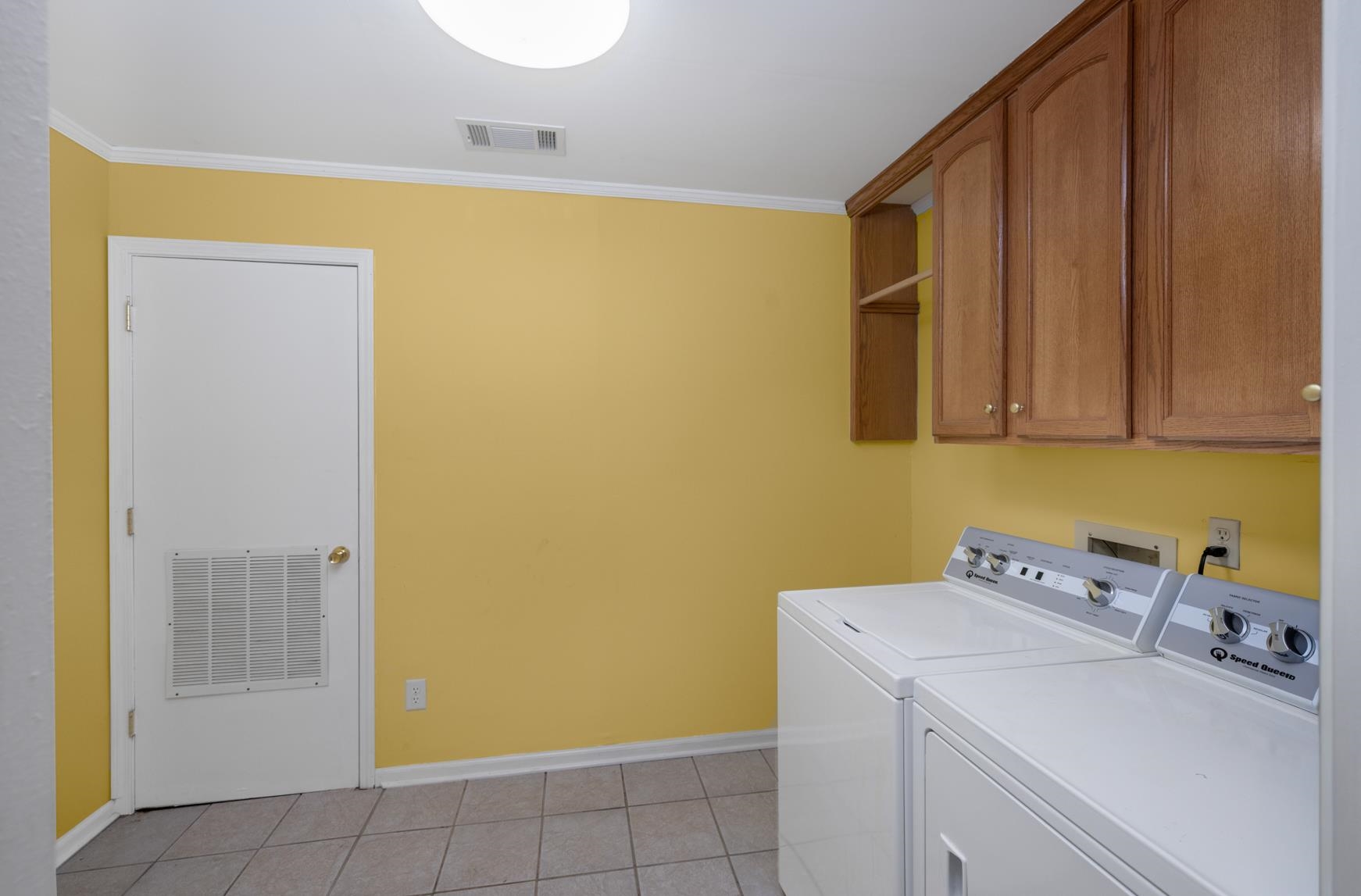504 Roseland Dr Property Photo 23
