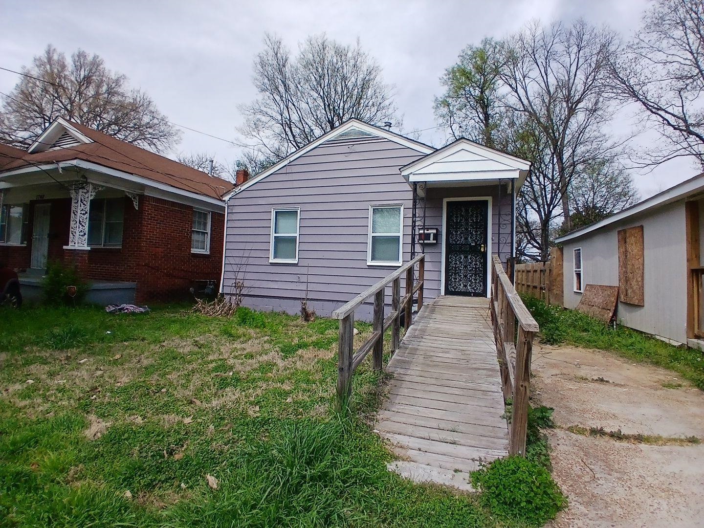 1752 Eldridge Ave Property Photo 1