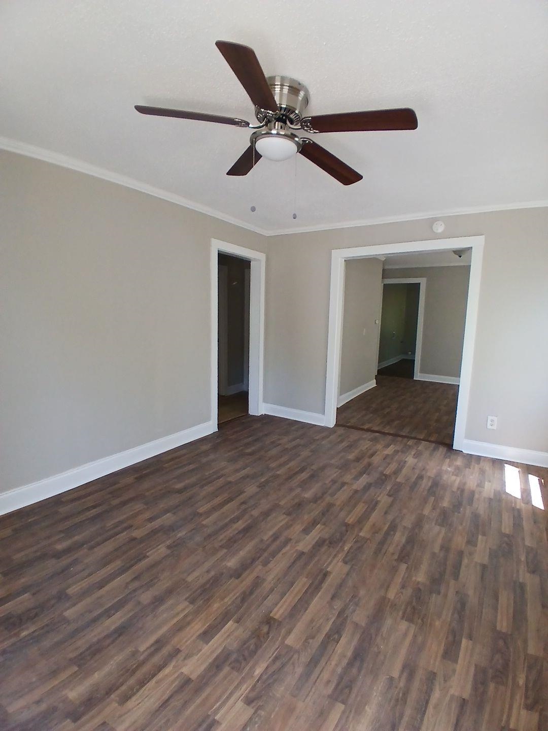 1752 Eldridge Ave Property Photo 2