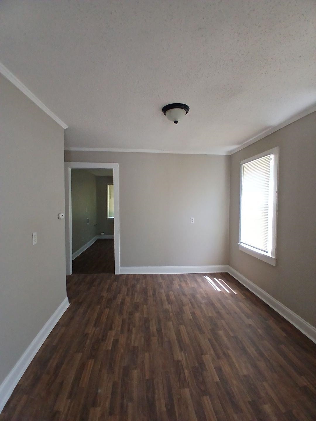 1752 Eldridge Ave Property Photo 3
