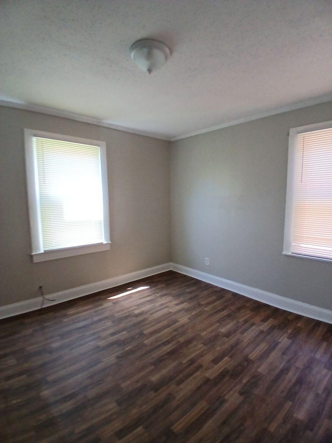 1752 Eldridge Ave Property Photo 7