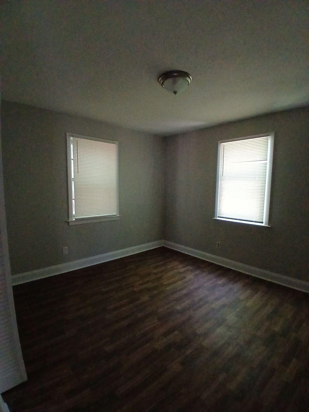 1752 Eldridge Ave Property Photo 8