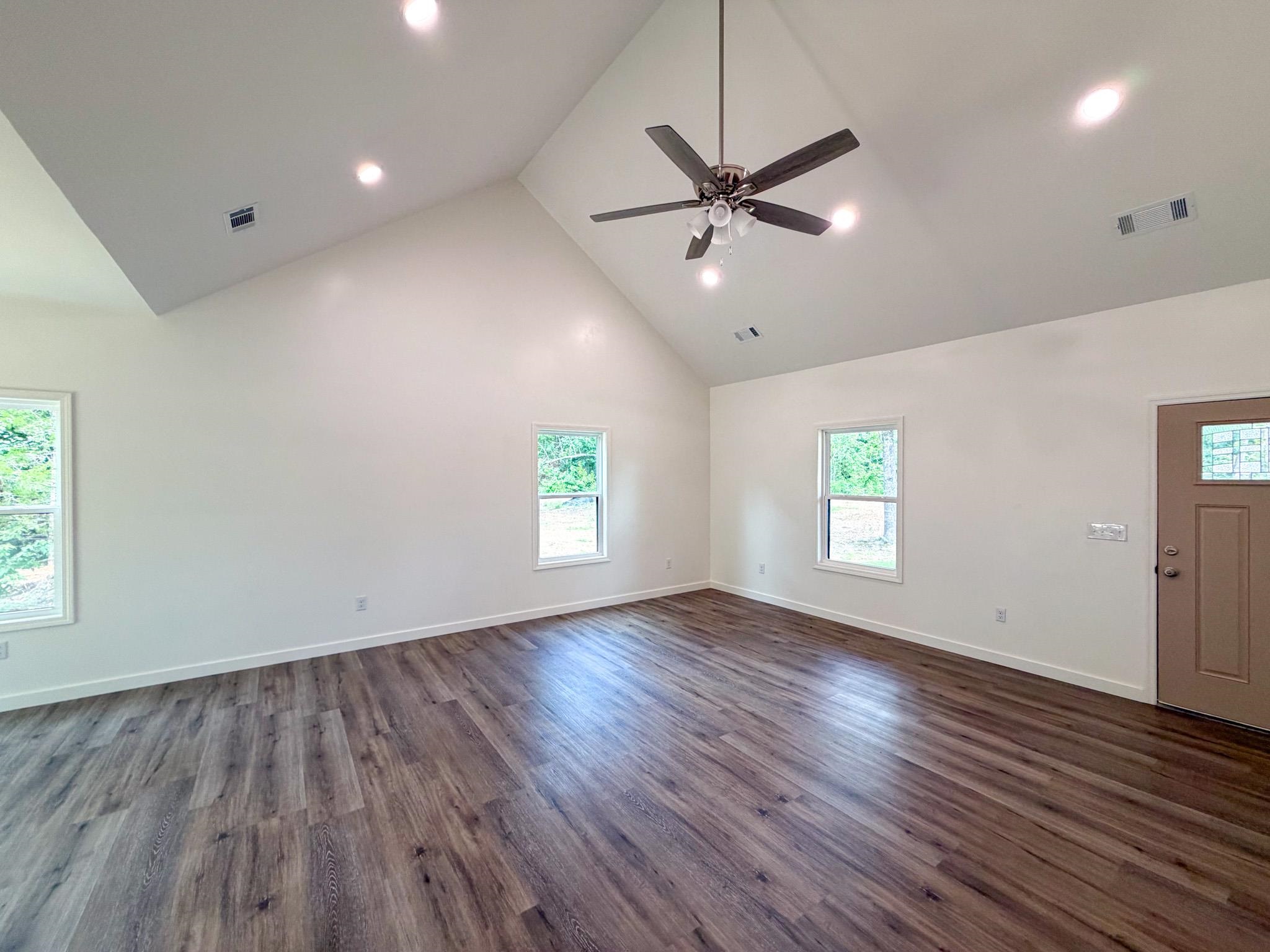 146 Cedar Rdg Property Photo 4