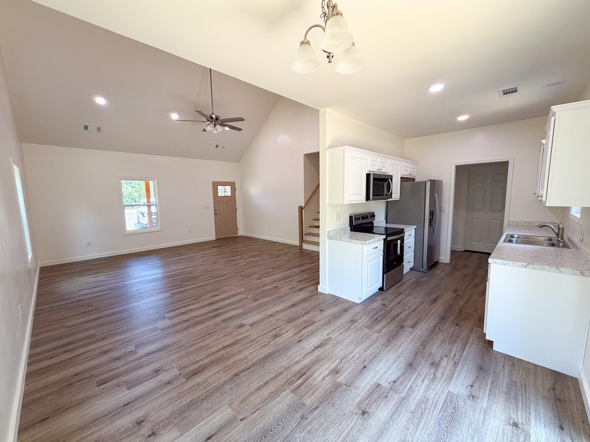 146 Cedar Rdg Property Photo 5