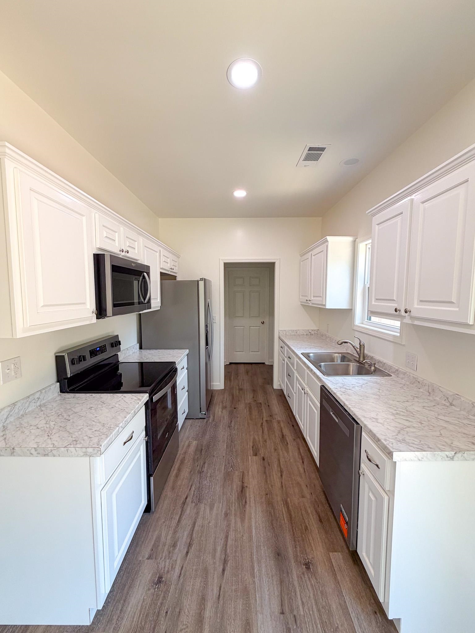146 Cedar Rdg Property Photo 6