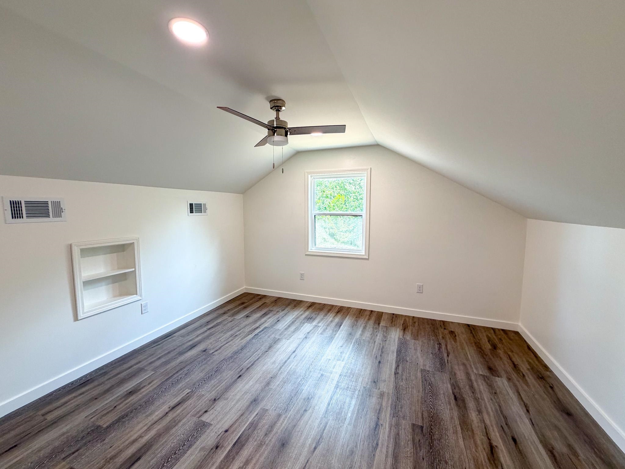 146 Cedar Rdg Property Photo 12