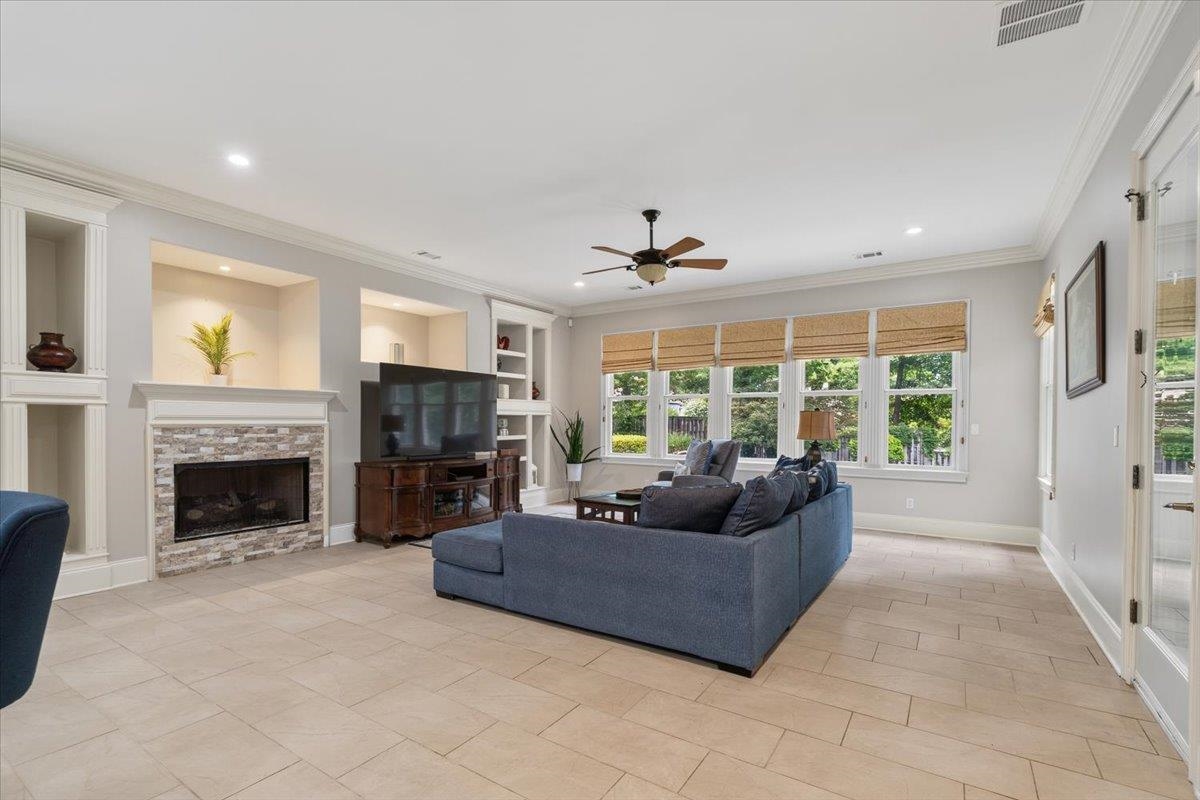7800 Chapel Ridge Dr Property Photo 10