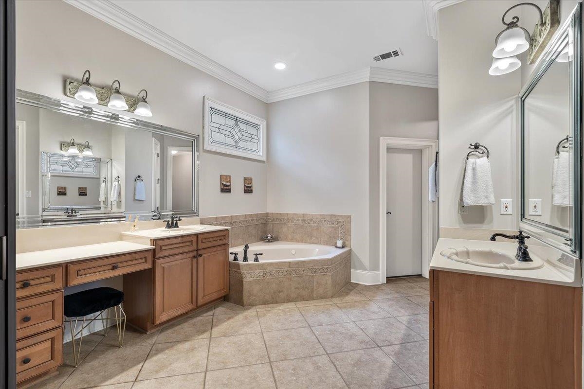 7800 Chapel Ridge Dr Property Photo 16