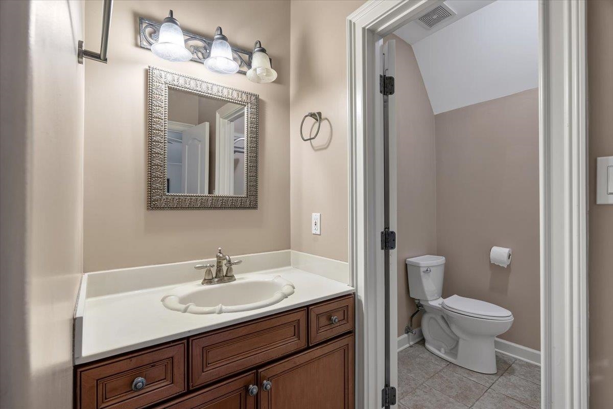 7800 Chapel Ridge Dr Property Photo 25