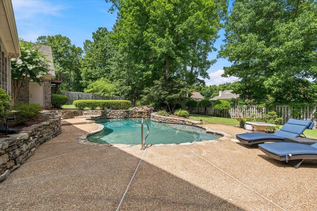 7800 Chapel Ridge Dr Property Photo 32