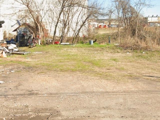 564 PLUM AVE Property Photo 1
