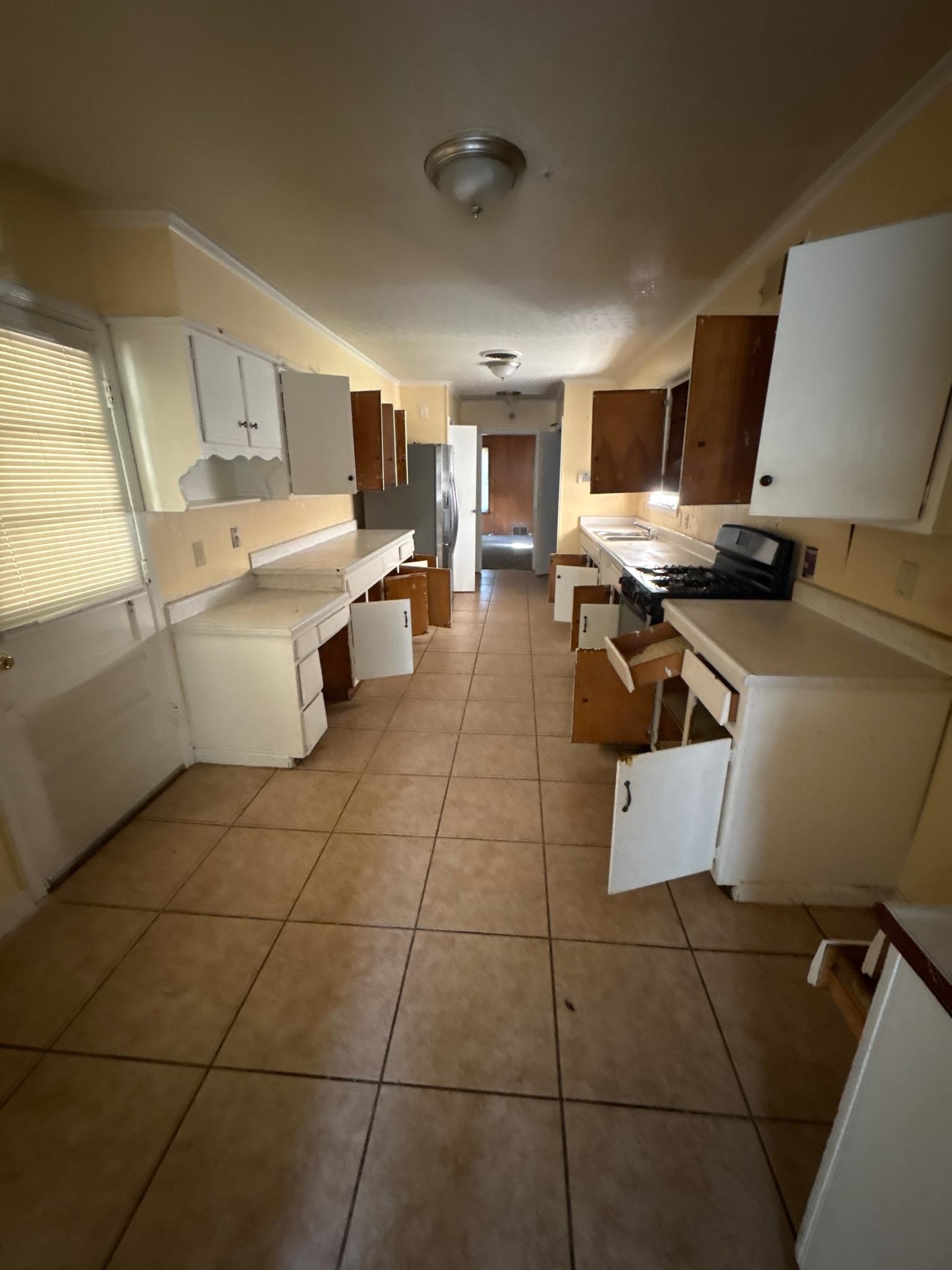 2340 Mcgowan Dr Property Photo 3