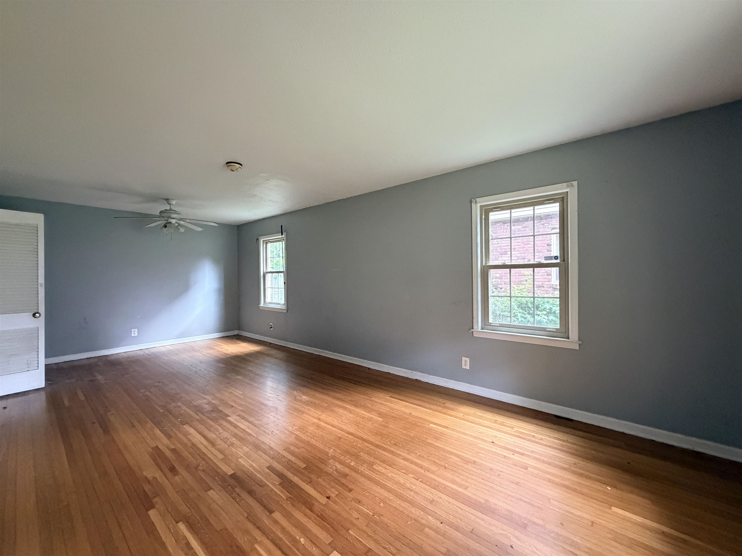 3215 Queensgate Ave Property Photo 2