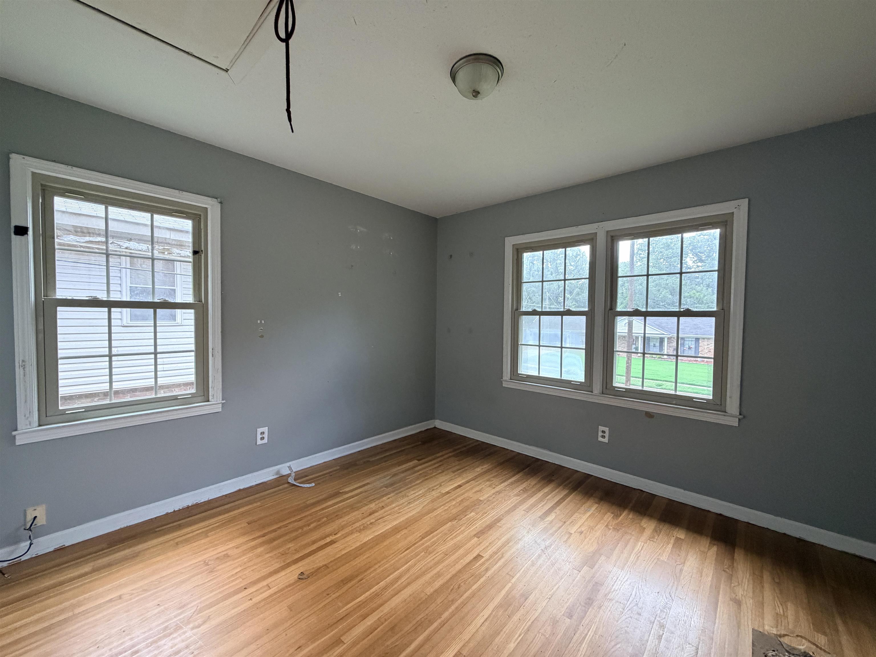 3215 Queensgate Ave Property Photo 5