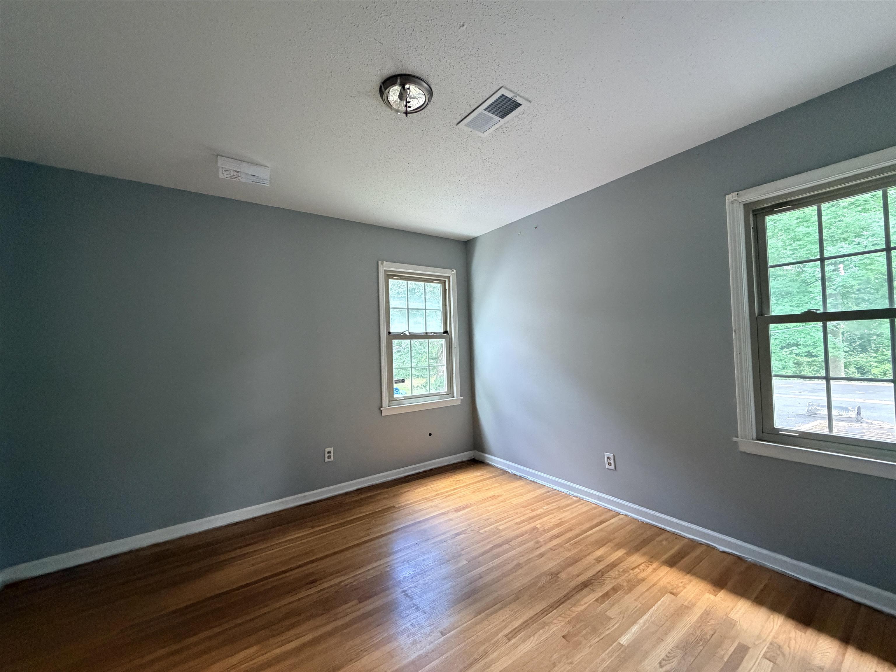 3215 Queensgate Ave Property Photo 9