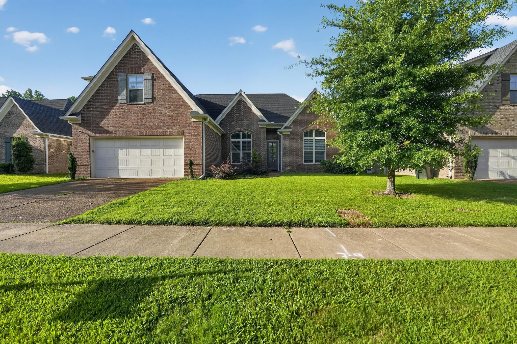 7931 COUNTRY LAKE DR Property Photo 1