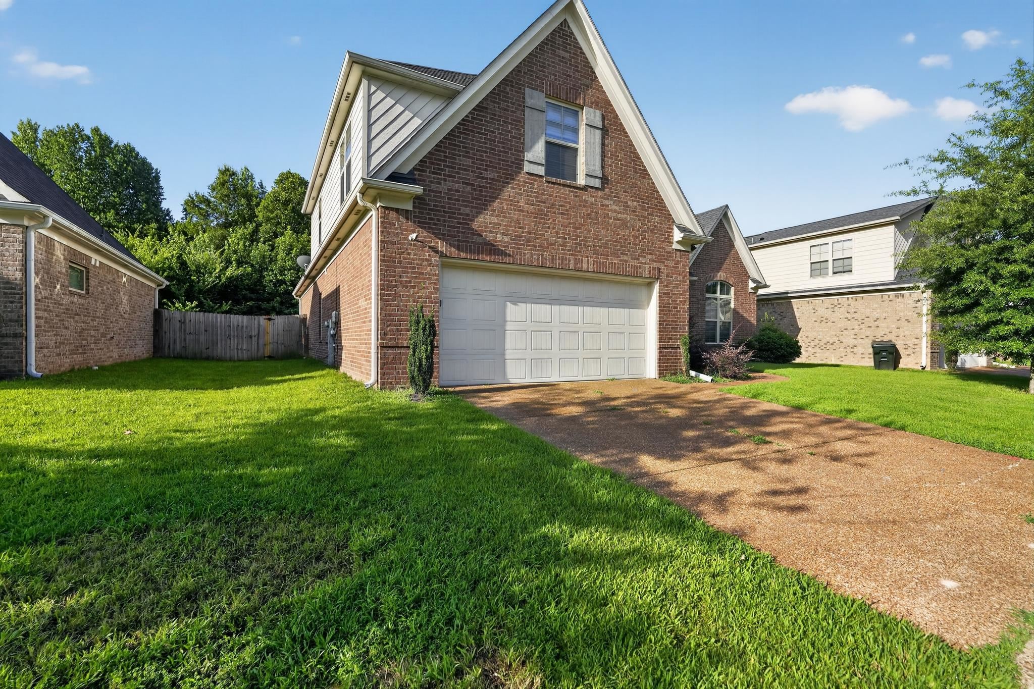 7931 Country Lake Dr Property Photo 2