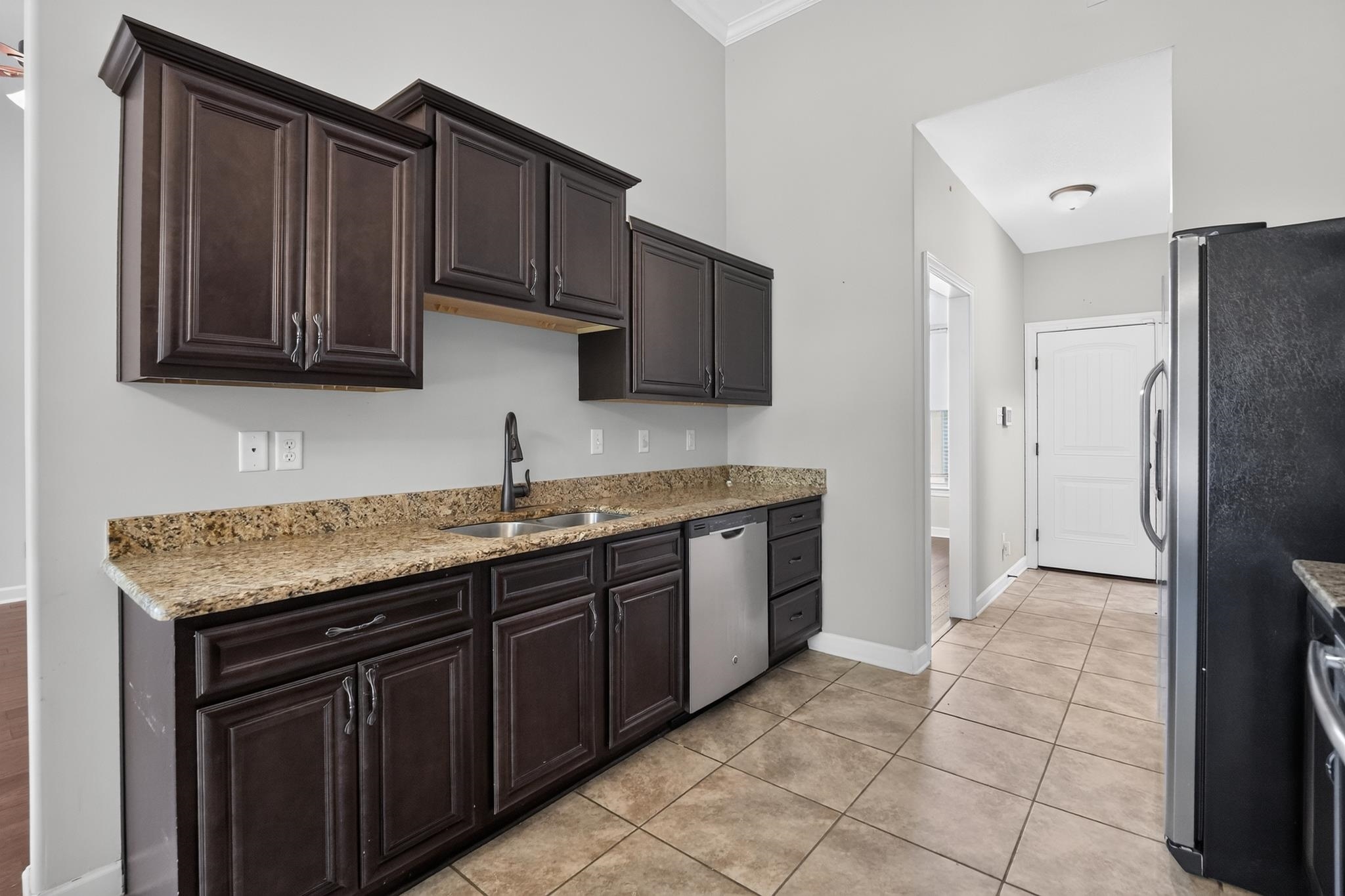 7931 Country Lake Dr Property Photo 4