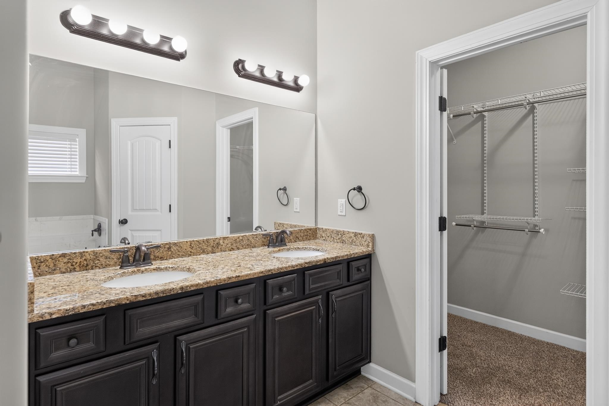 7931 Country Lake Dr Property Photo 21
