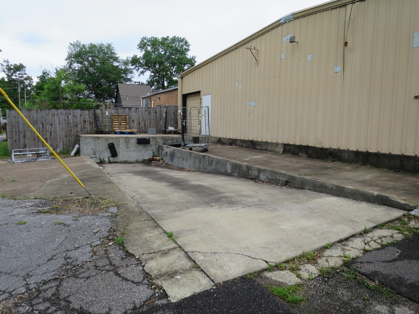 871 S Cooper St Property Photo 8