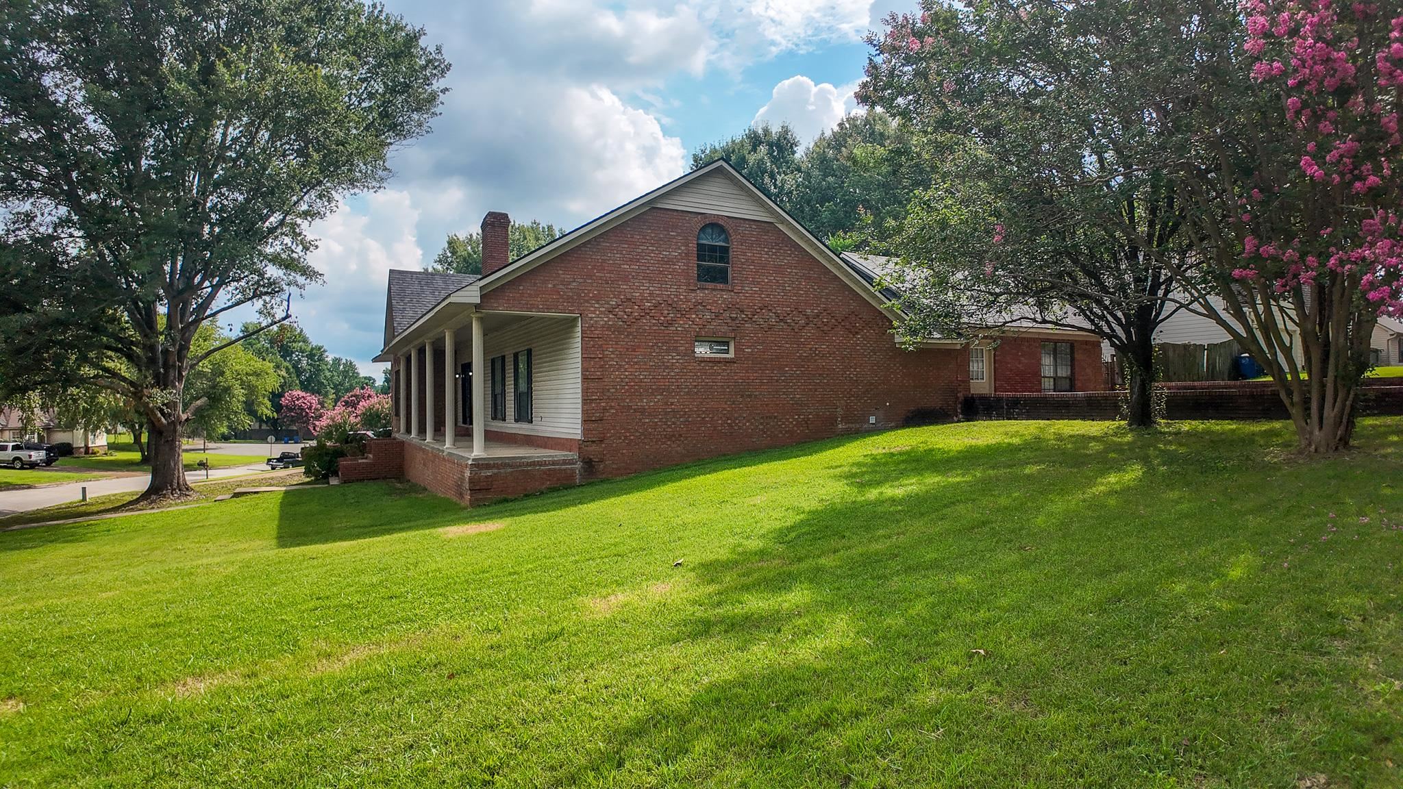 7260 Holly Grove Dr Property Photo 4