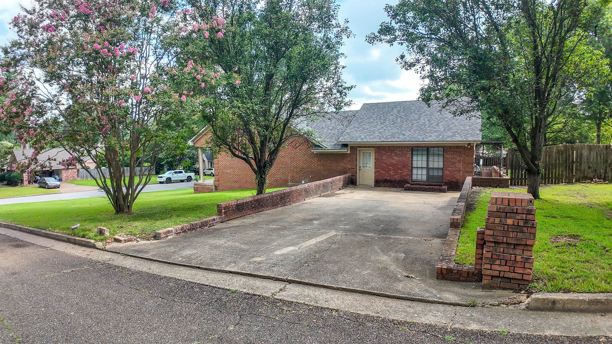 7260 Holly Grove Dr Property Photo 5