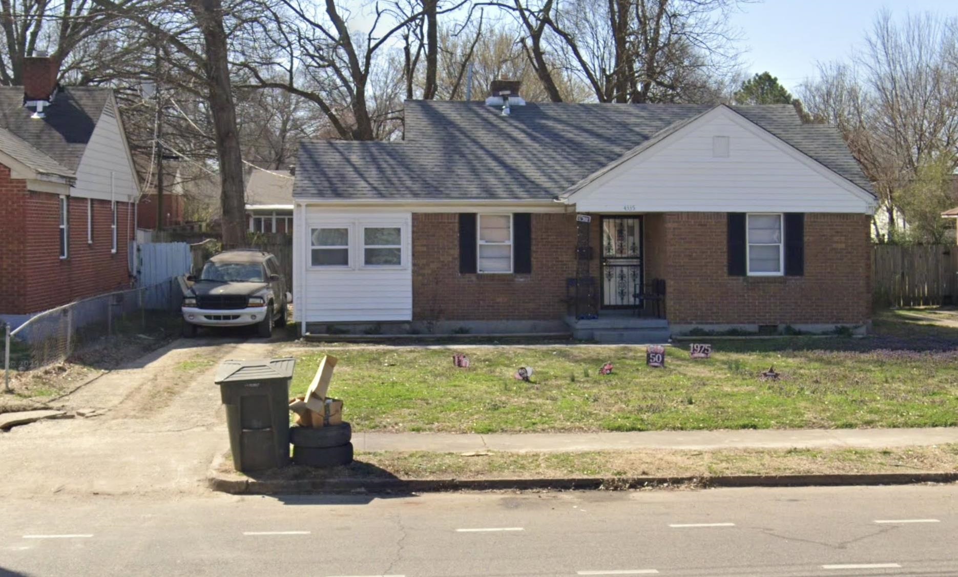 4335 Macon Rd Property Photo 1
