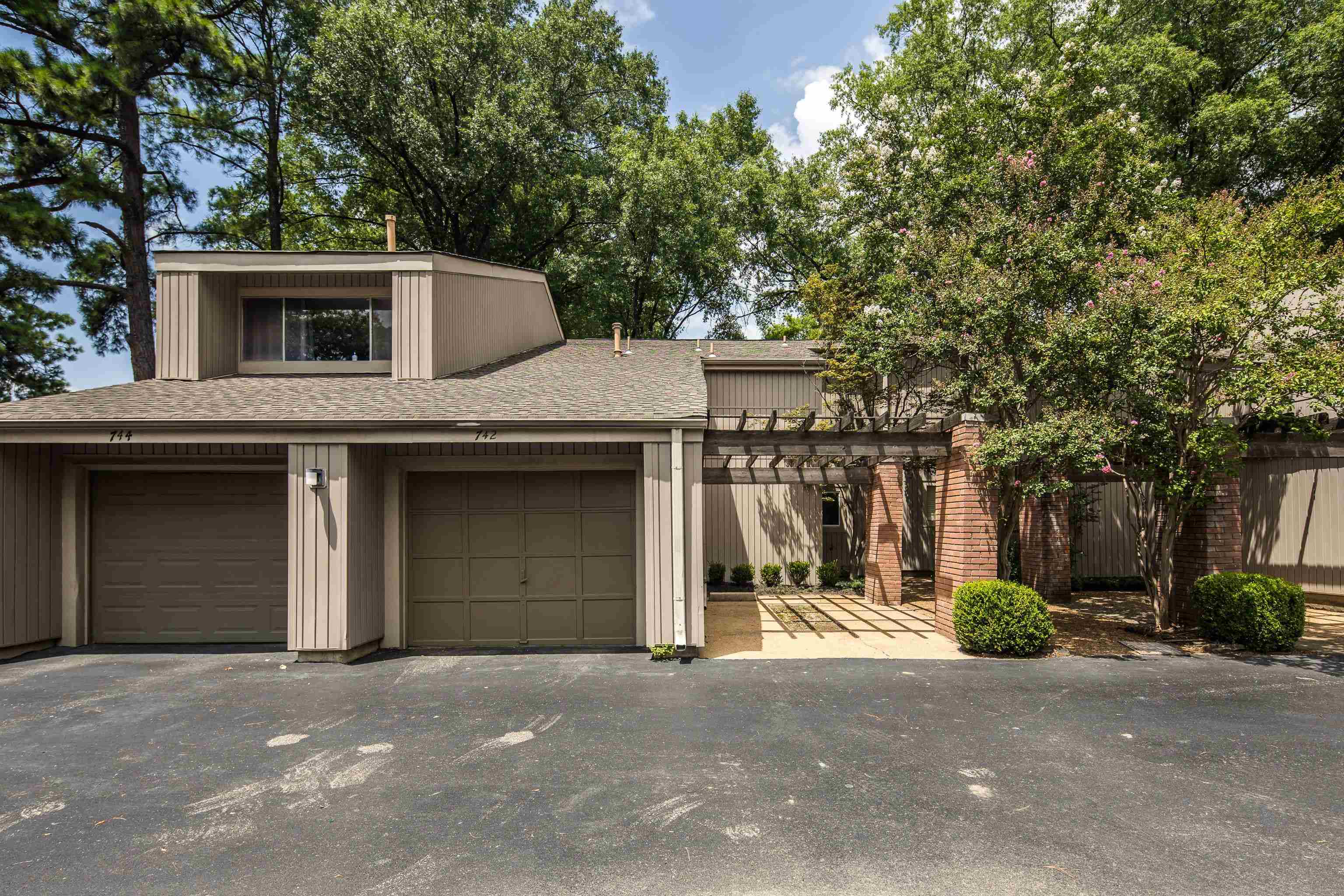 742 Hedgegrove Dr 4703 Property Photo 15