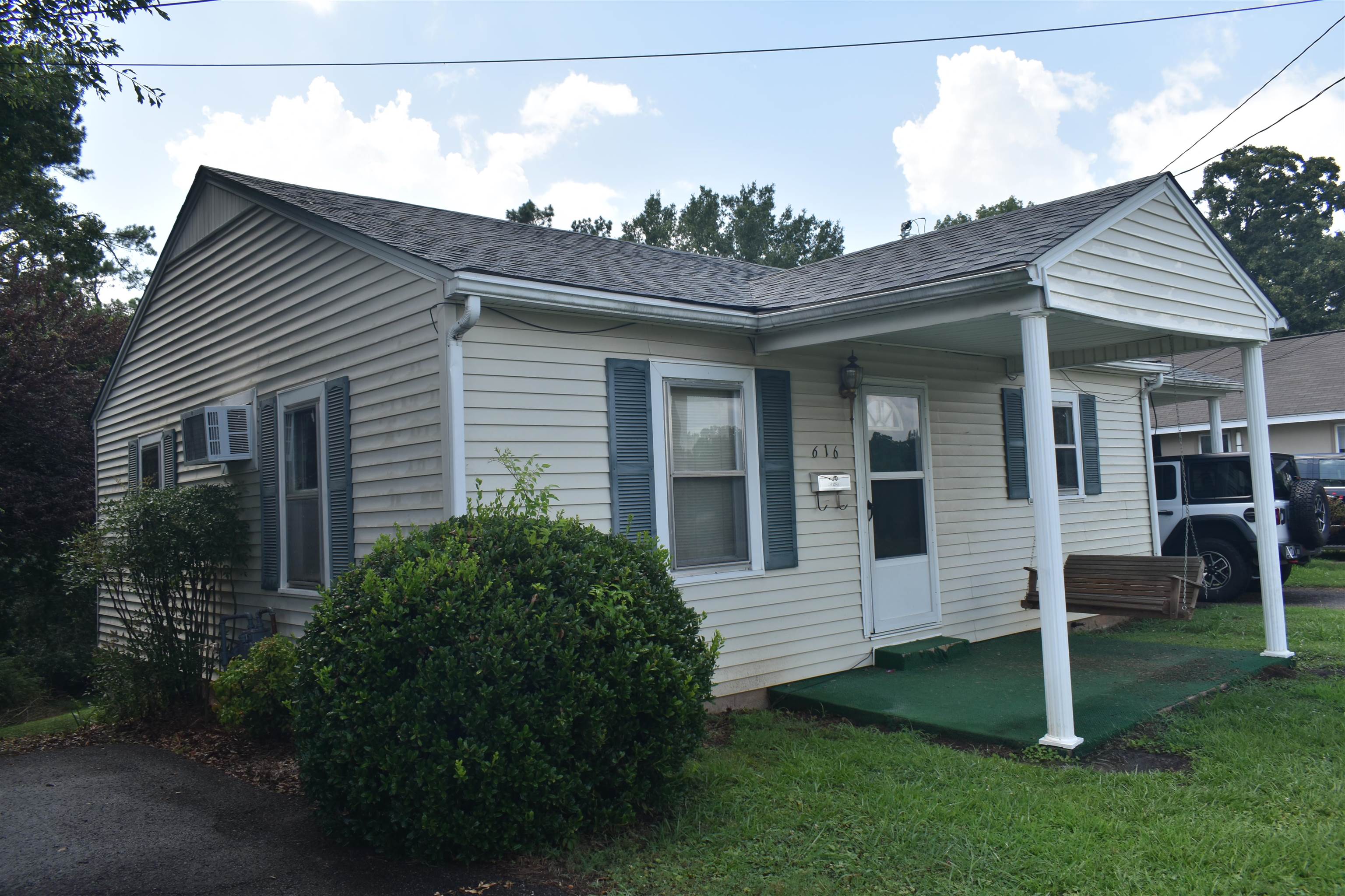 616 Circle Hill Dr Property Photo 2