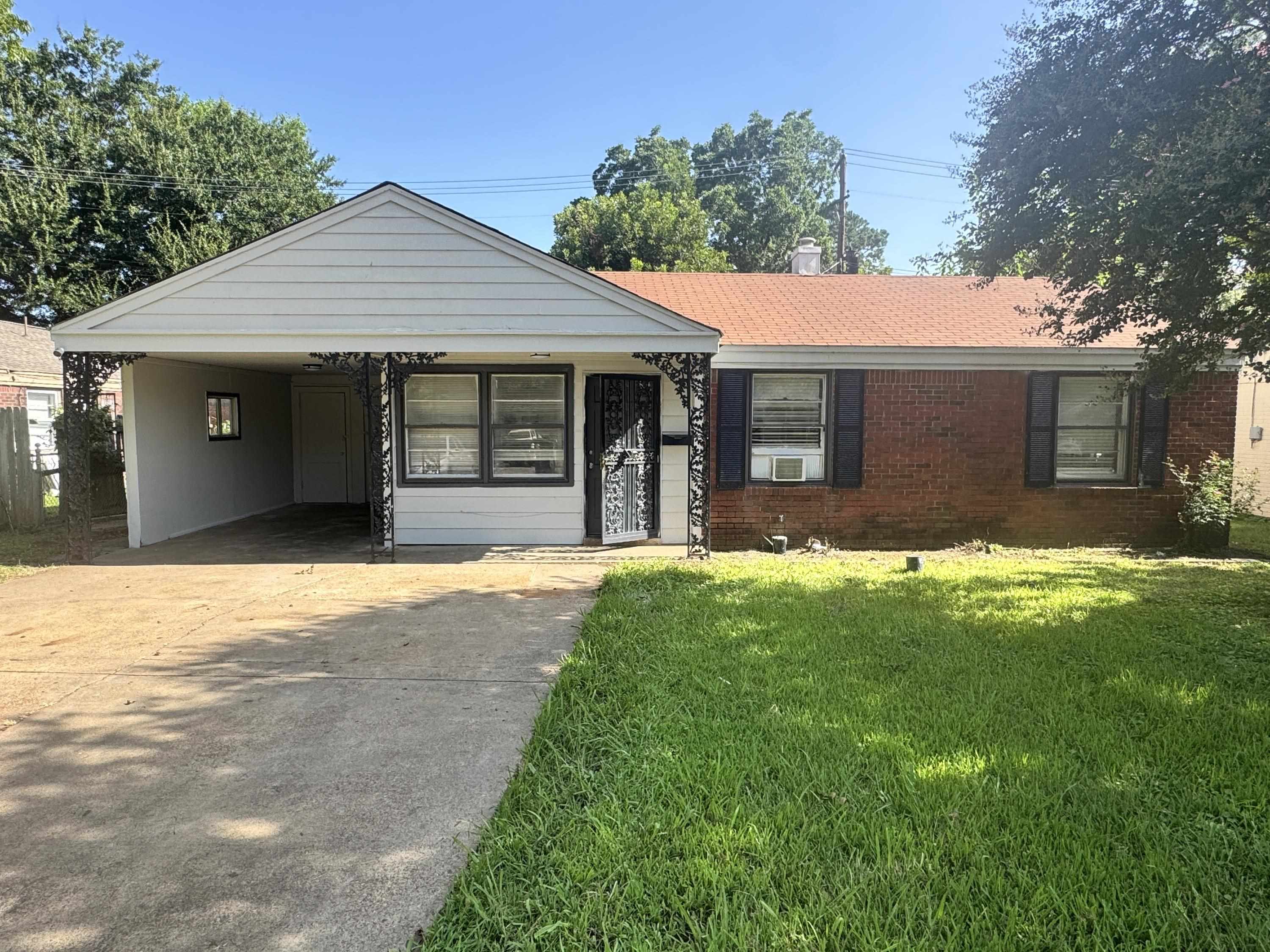 4742 VIOLET AVE Property Photo 1