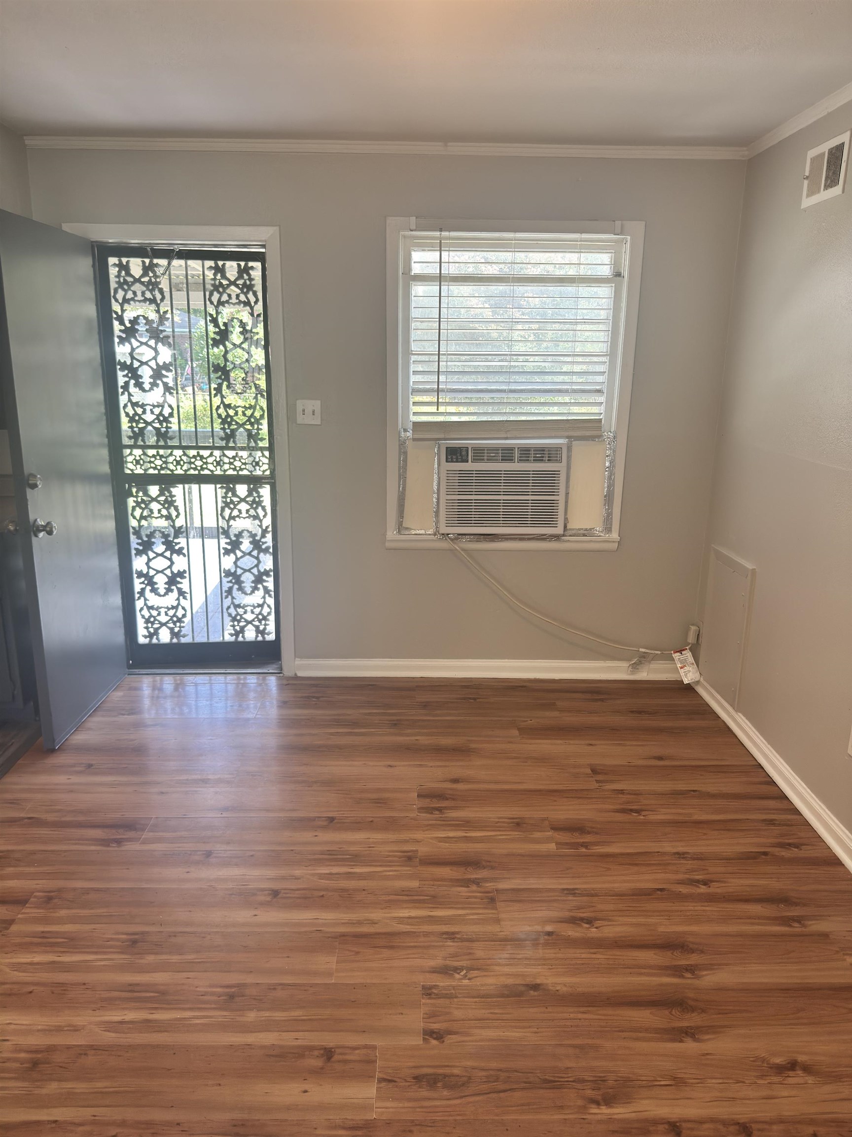 4742 Violet Ave Property Photo 3