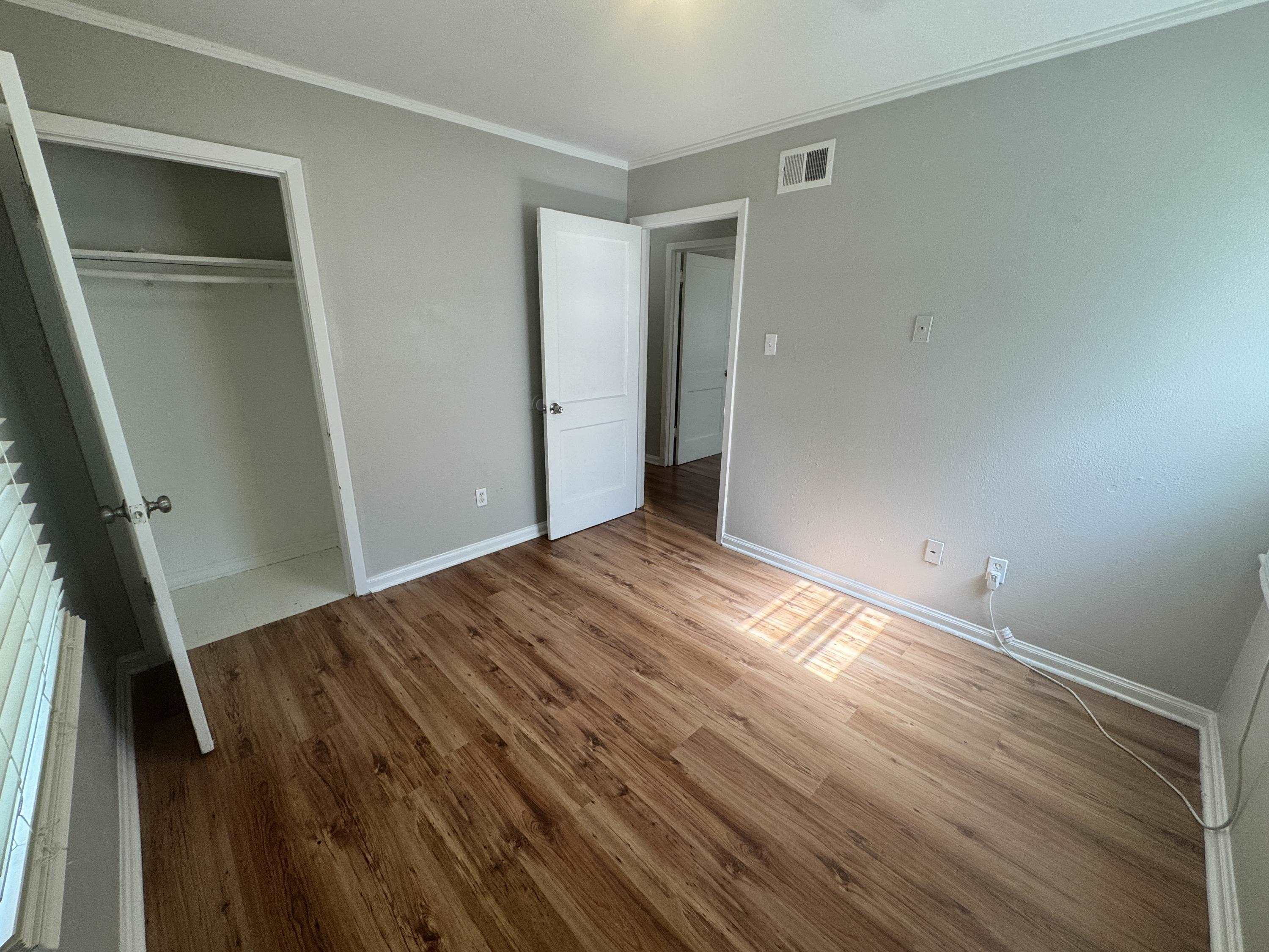 4742 Violet Ave Property Photo 7
