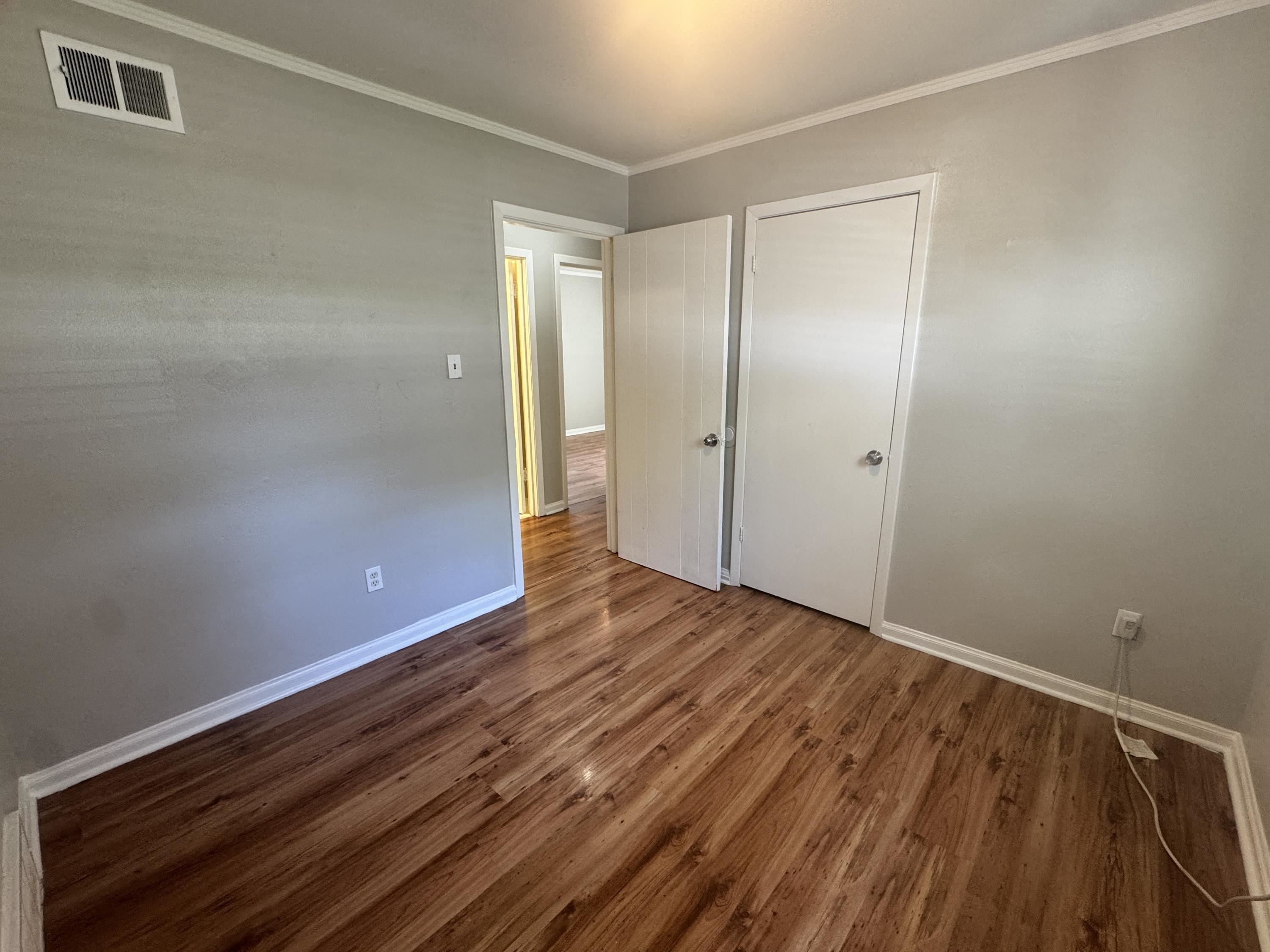 4742 Violet Ave Property Photo 9