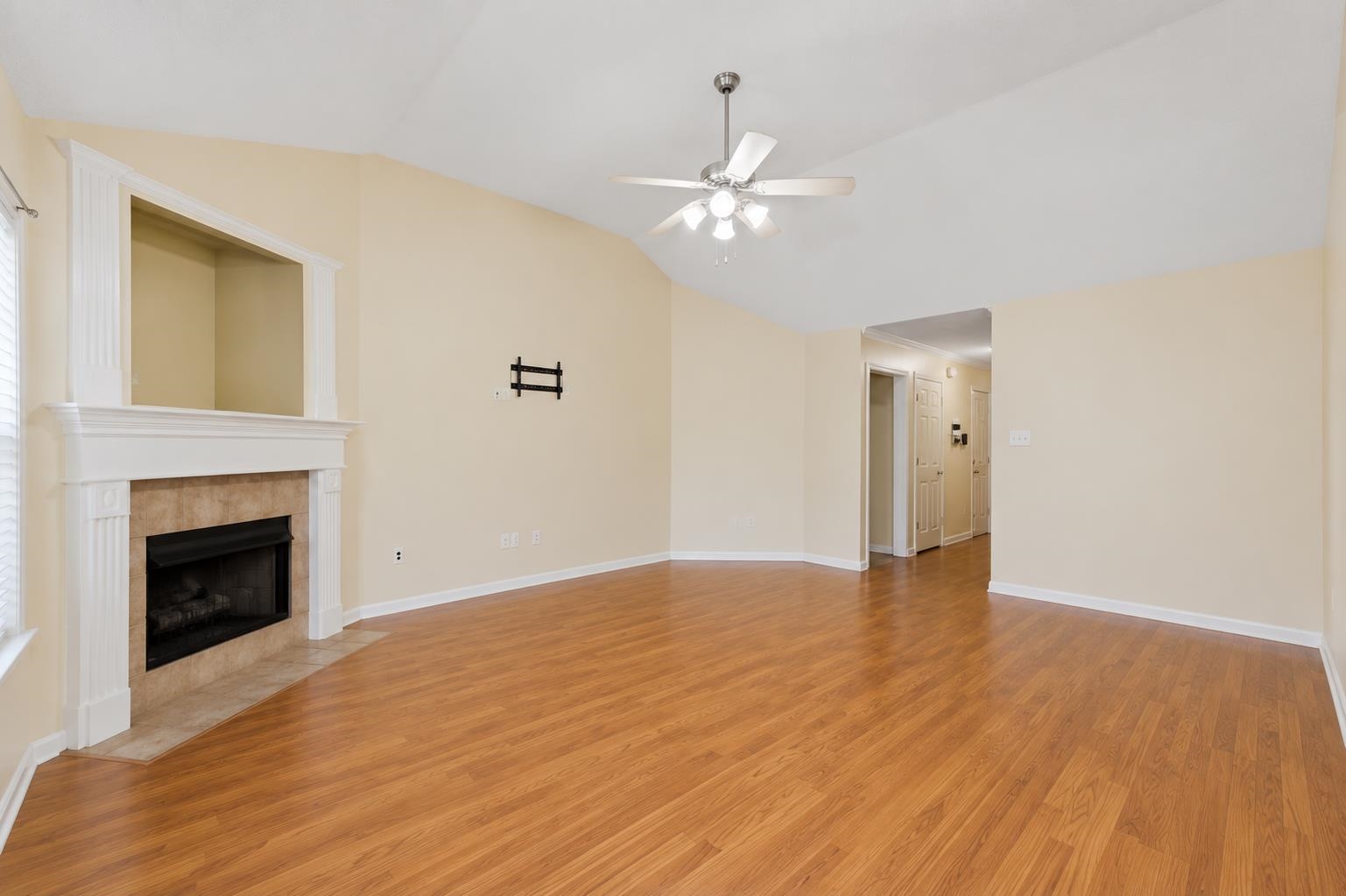 1654 Far Dr Property Photo 4