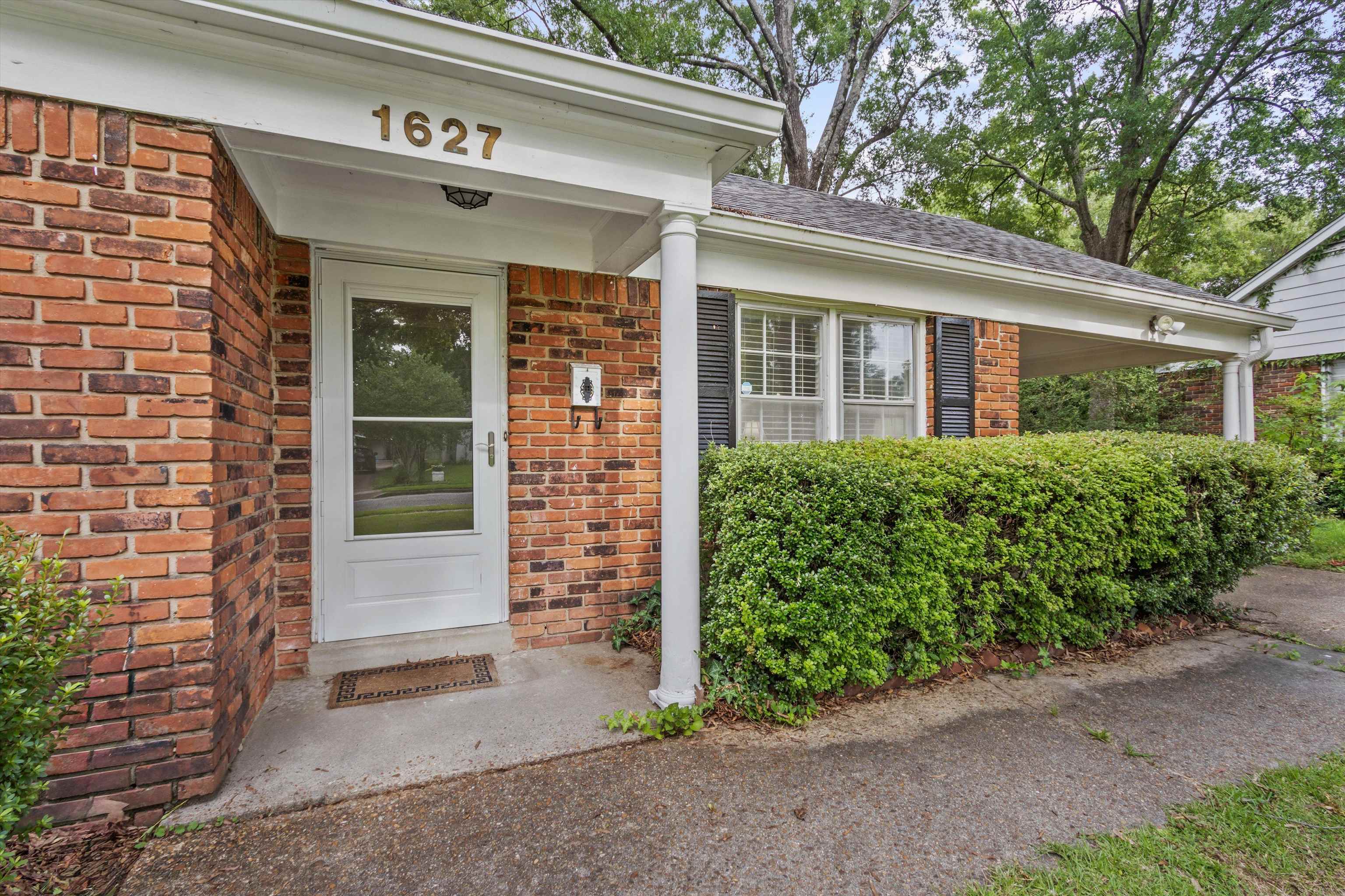 1627 Willey St Property Photo 2