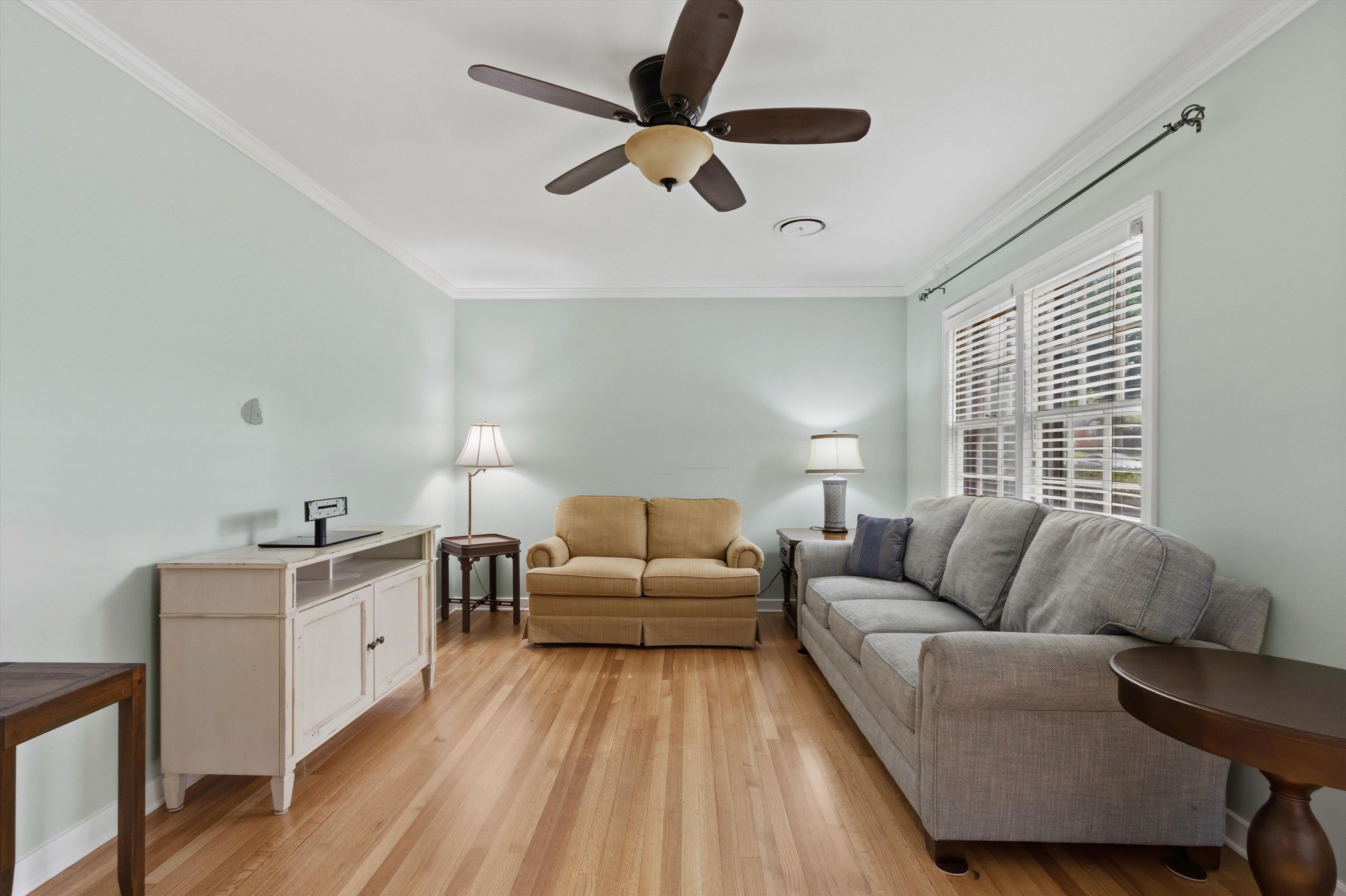 1627 Willey St Property Photo 4