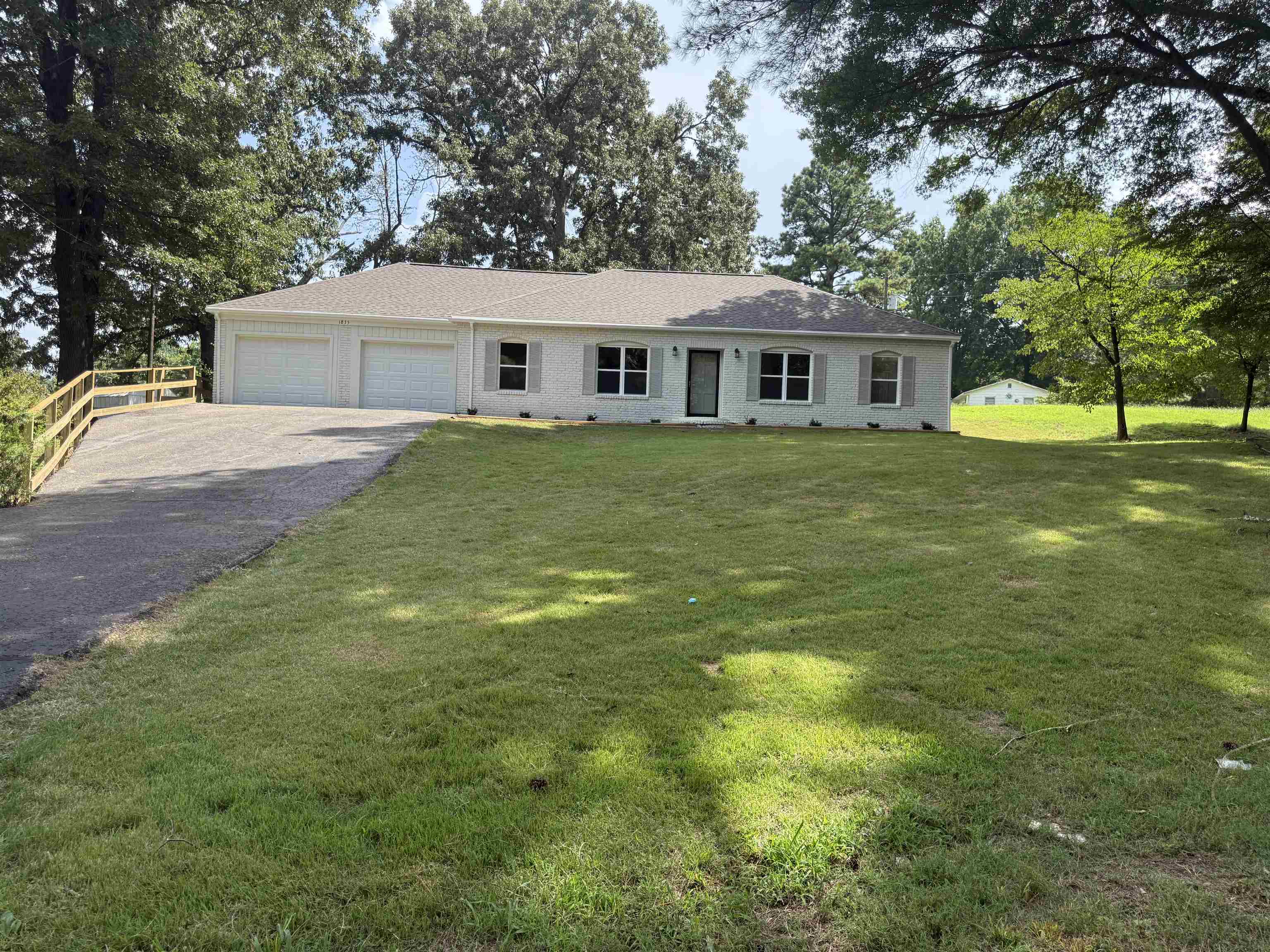 1835 Pleasant Grove Rd Property Photo 1