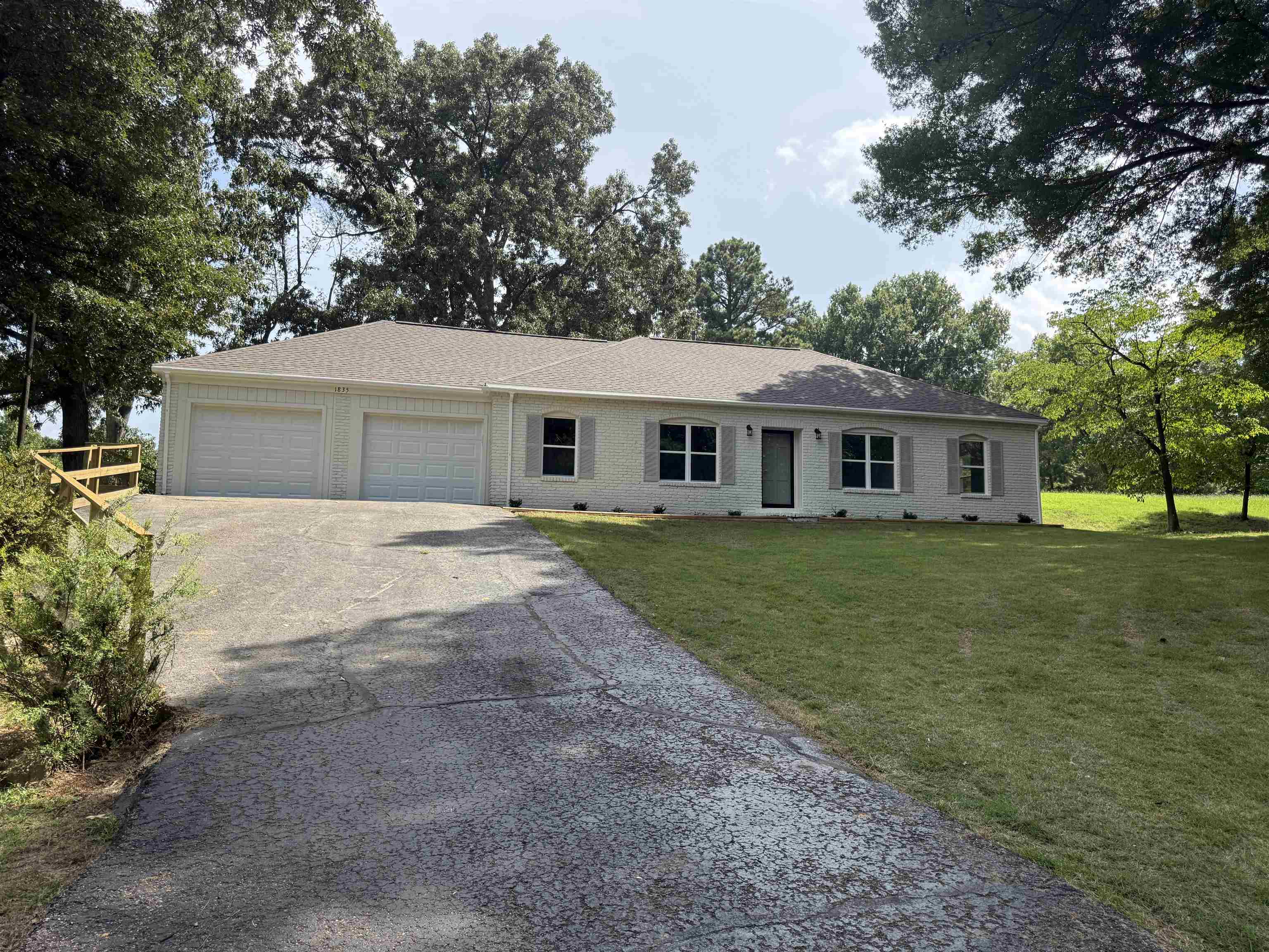1835 Pleasant Grove Rd Property Photo 2